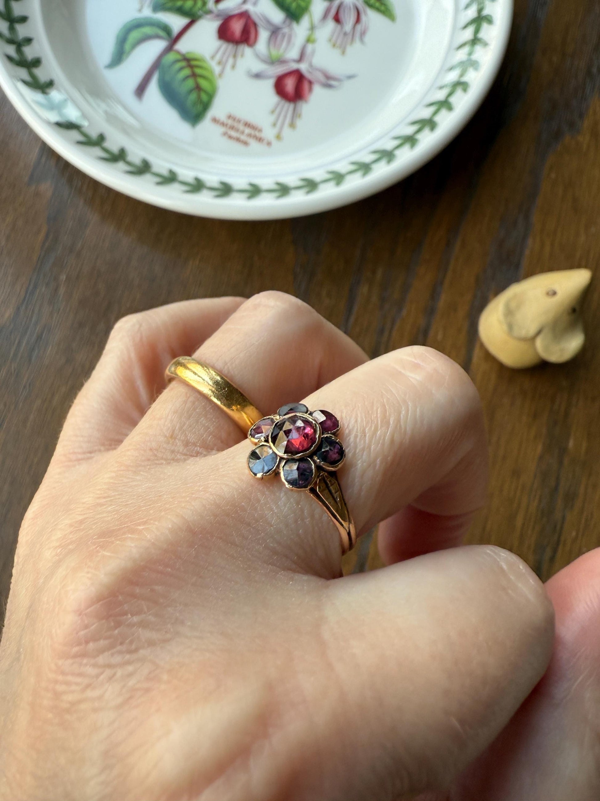 Perpignan GARNET Almandine Cluster Ring French VICTORIAN Era Hallmark 18k Gold Floral Daisy Glowing Purple Pink