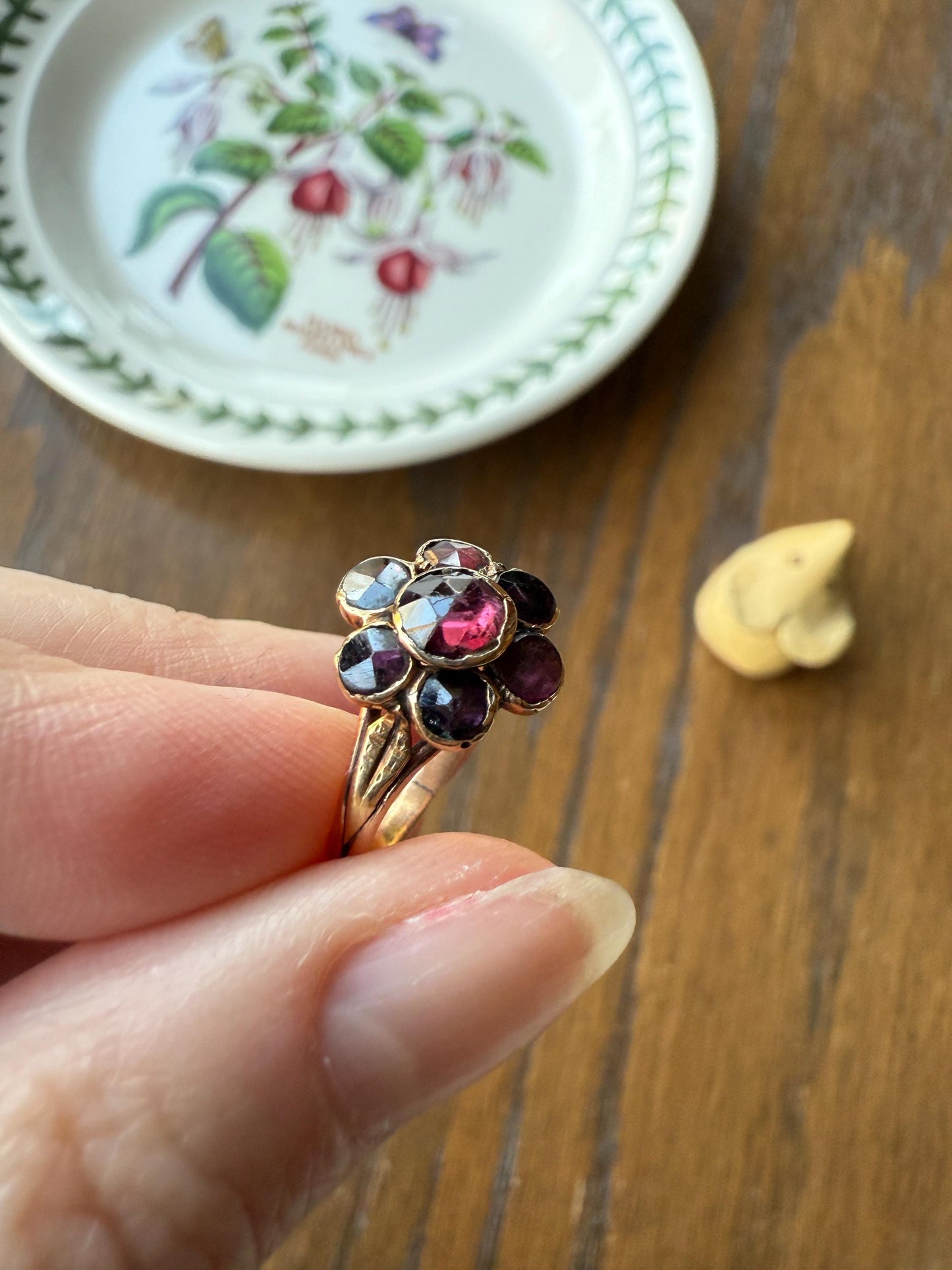 Perpignan GARNET Almandine Cluster Ring French VICTORIAN Era Hallmark 18k Gold Floral Daisy Glowing Purple Pink