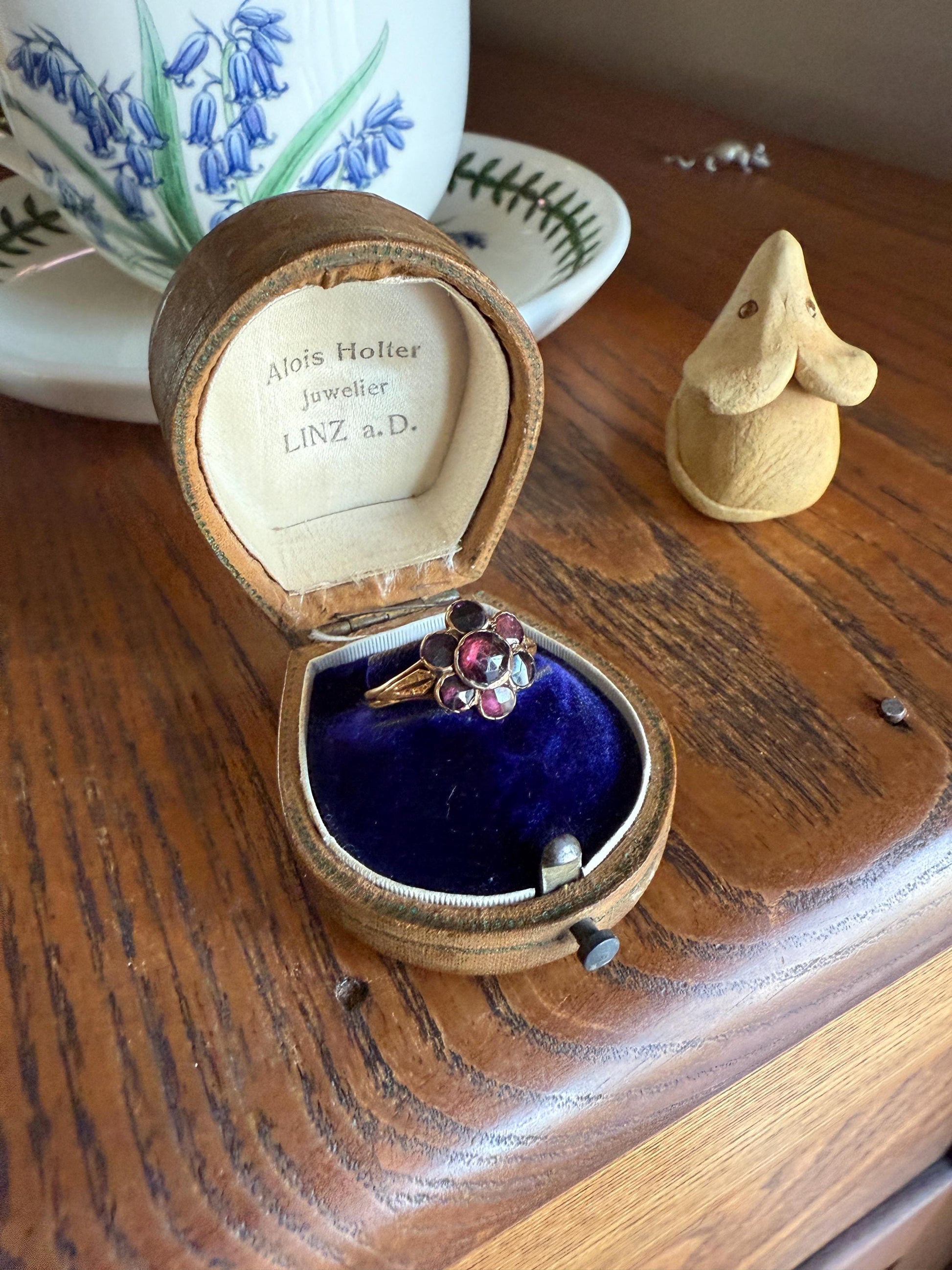 Perpignan GARNET Almandine Cluster Ring French VICTORIAN Era Hallmark 18k Gold Floral Daisy Glowing Purple Pink