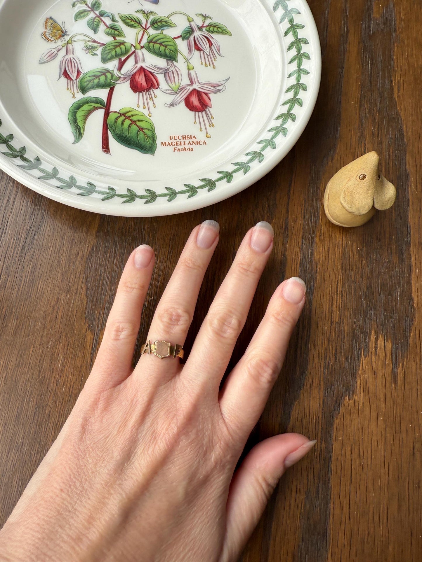 Unique " AF " Shield Signet Ring Antique Engraved Band 9k Gold Solid Unisex Stacker Figural Ready to Engrave / Personalize