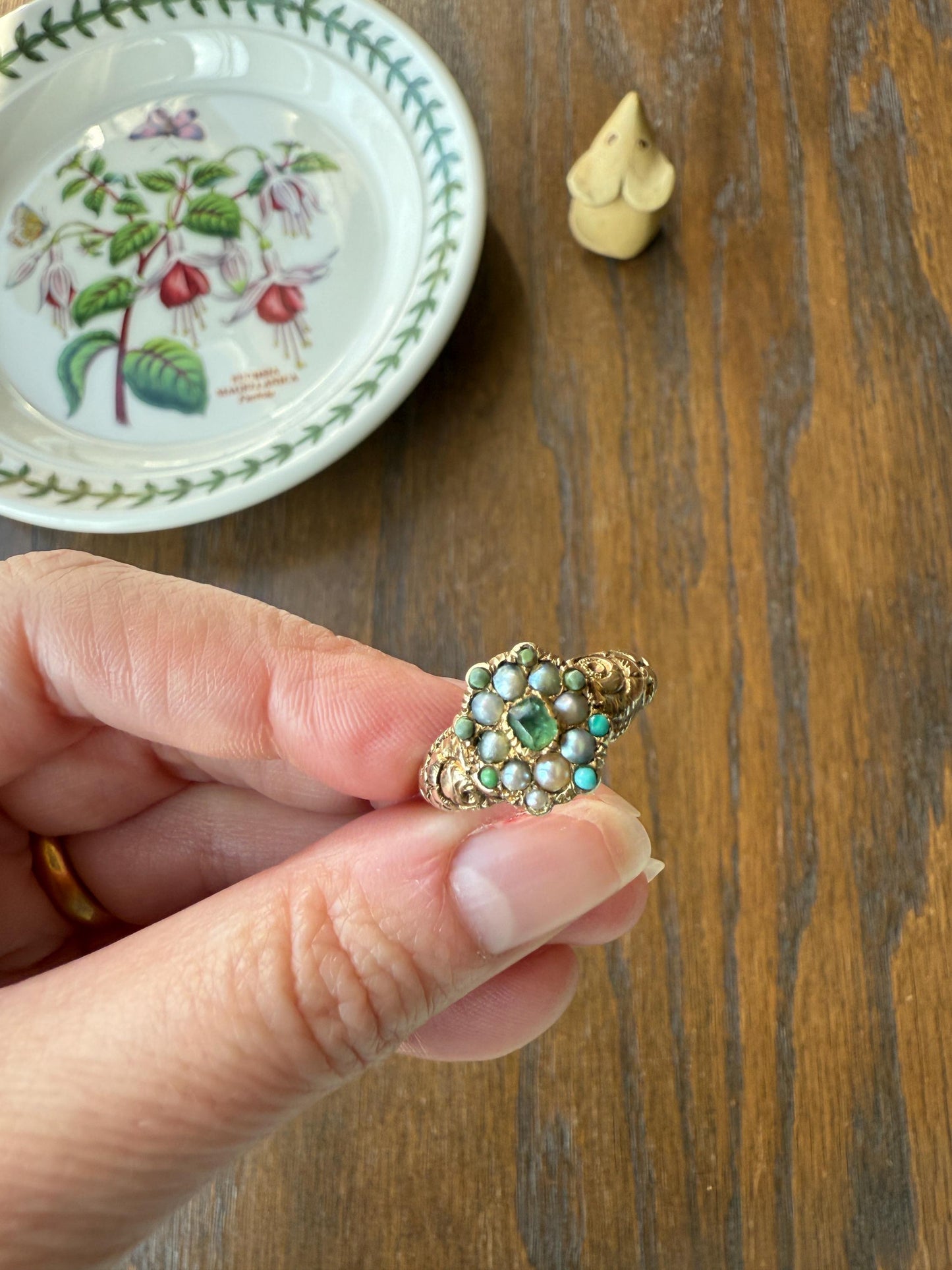 EMERALD Pearl Turquoise Georgian 10k Gold Ring Green White Floral Bouquet Embossed Shoulders Ornate Stacker Cluster