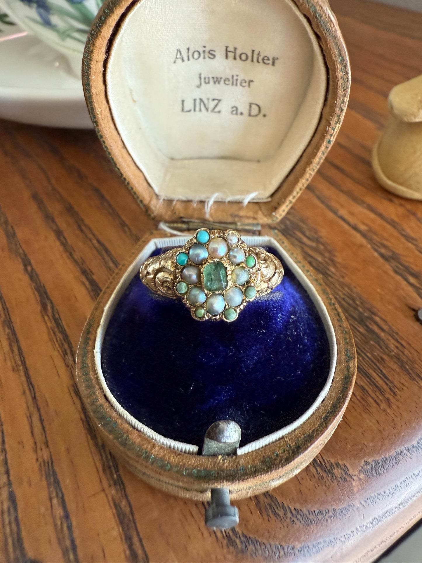 EMERALD Pearl Turquoise Georgian 10k Gold Ring Green White Floral Bouquet Embossed Shoulders Ornate Stacker Cluster