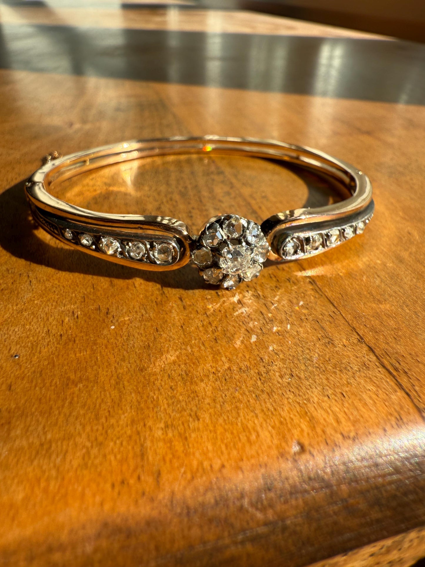 ANTIQUE 1.5Ctw Daisy CLUSTER Old Mine & Rose Cut DIAMONDS French Hinged Bangle Bracelet 18k Gold Silver Belle Epoque OmC Victorian Hallmark