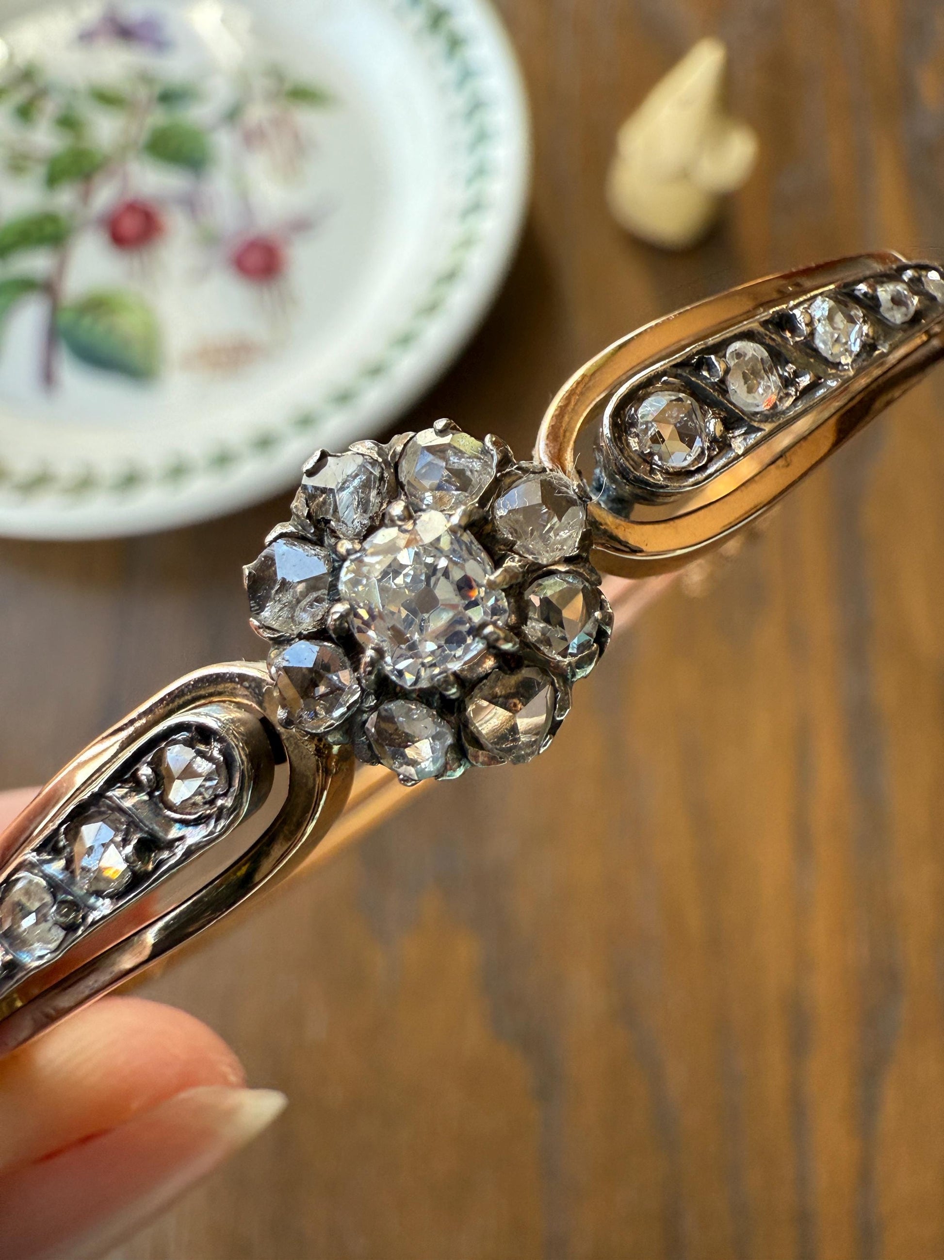 ANTIQUE 1.5Ctw Daisy CLUSTER Old Mine & Rose Cut DIAMONDS French Hinged Bangle Bracelet 18k Gold Silver Belle Epoque OmC Victorian Hallmark