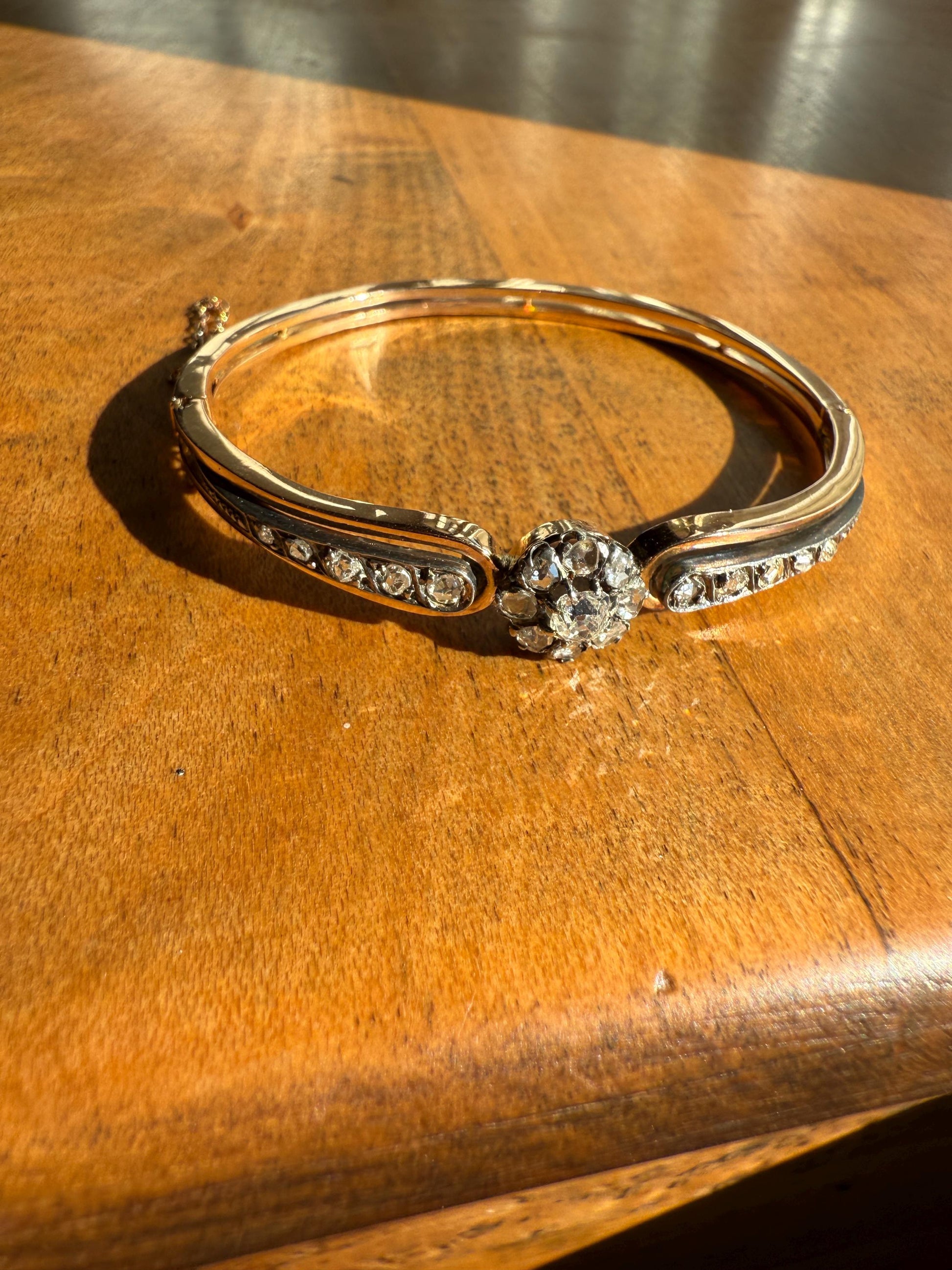 ANTIQUE 1.5Ctw Daisy CLUSTER Old Mine & Rose Cut DIAMONDS French Hinged Bangle Bracelet 18k Gold Silver Belle Epoque OmC Victorian Hallmark