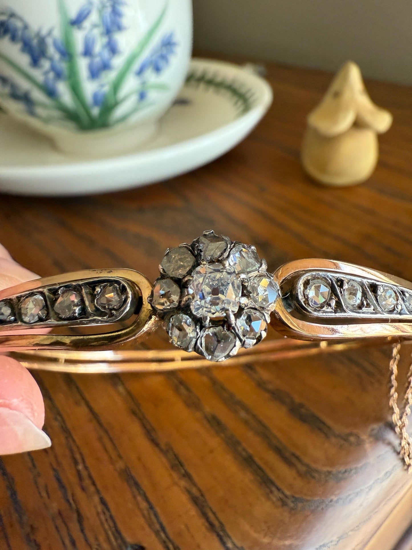 ANTIQUE 1.5Ctw Daisy CLUSTER Old Mine & Rose Cut DIAMONDS French Hinged Bangle Bracelet 18k Gold Silver Belle Epoque OmC Victorian Hallmark