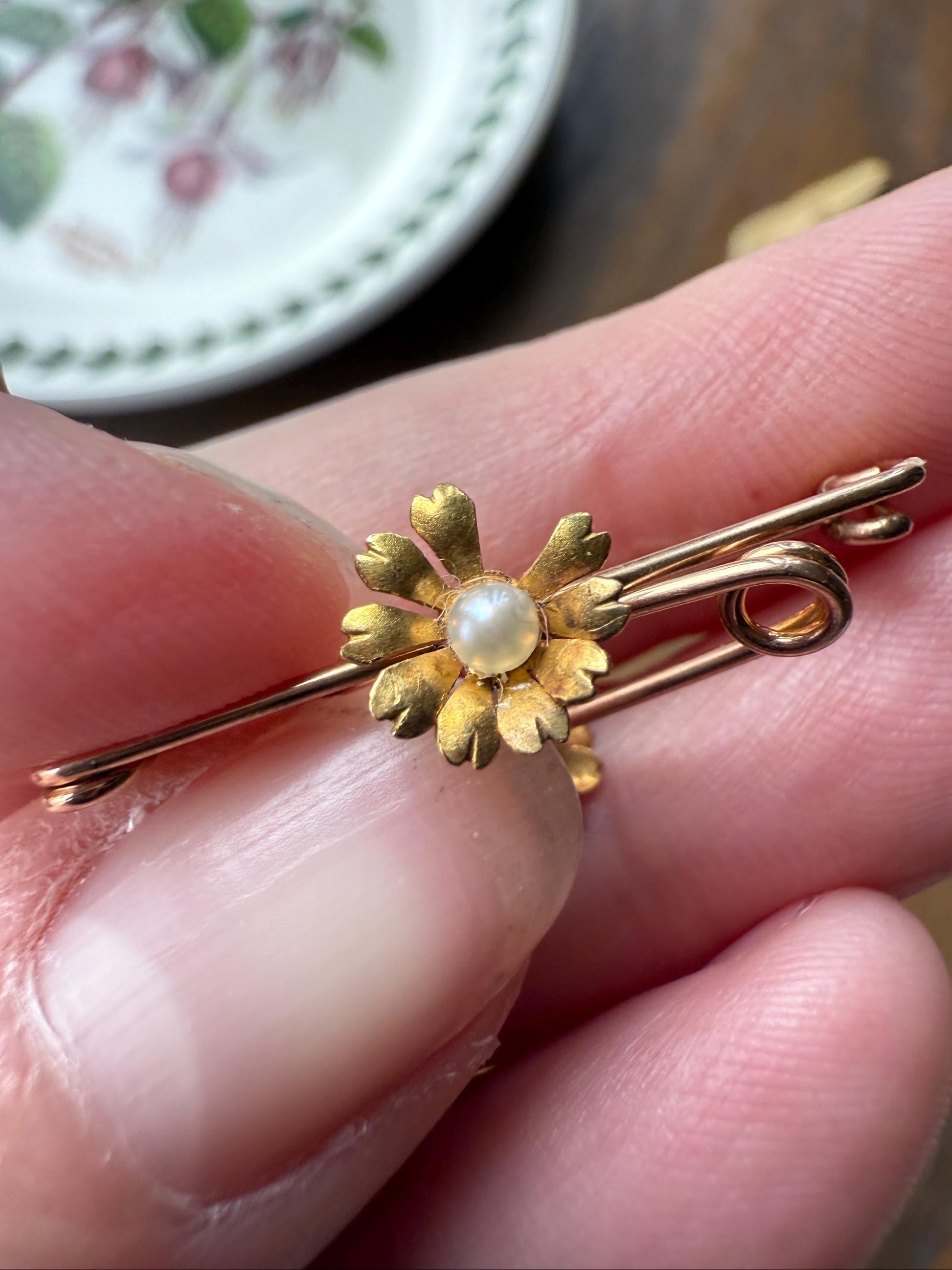 Floral Daisy 18k Gold Solid Safety Pin Extender Connector Pendant Charm Holder Pearl