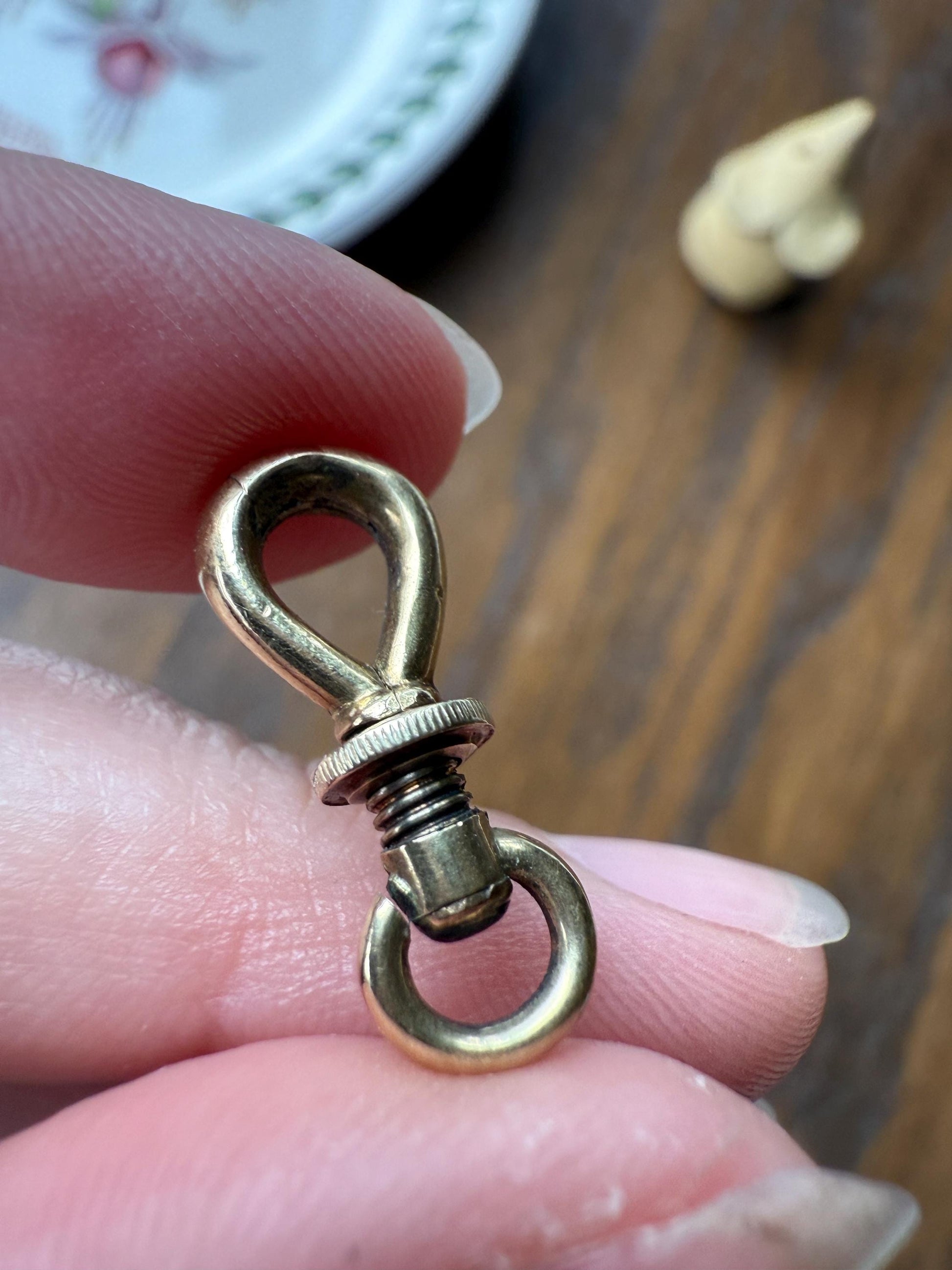 ANTIQUE 2.1g 14k GOLD Solid Victorian Screw Bolt Dog Clip Clasp Pendant Swivel Holder Connector Neckmess Neckstack Parts