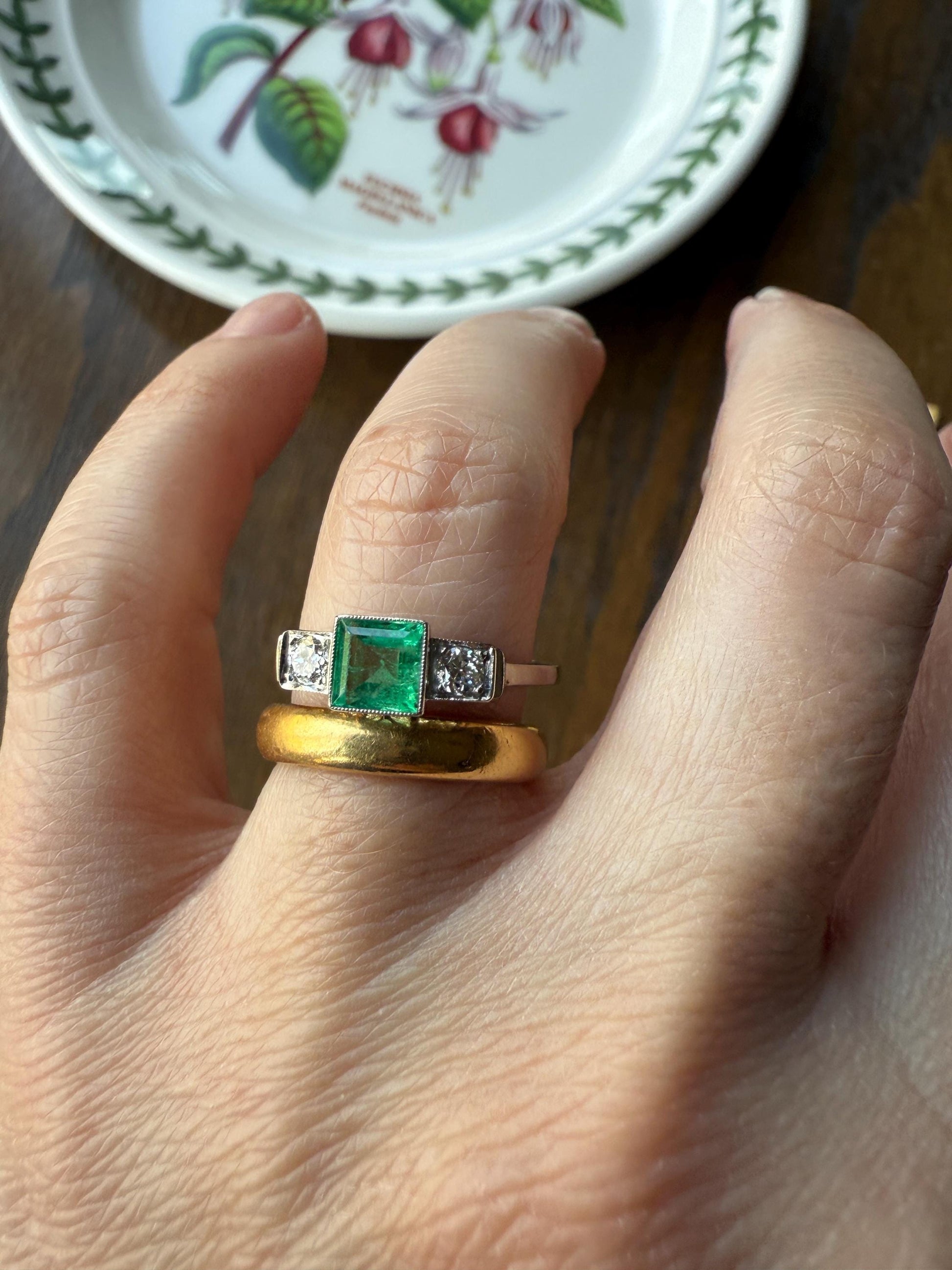 Art Deco Natural EMERALD Old Mine Cut DIAMOND Three Stone Ring 18k White Gold Band Green Milgrain Trinity Ornate Filigree