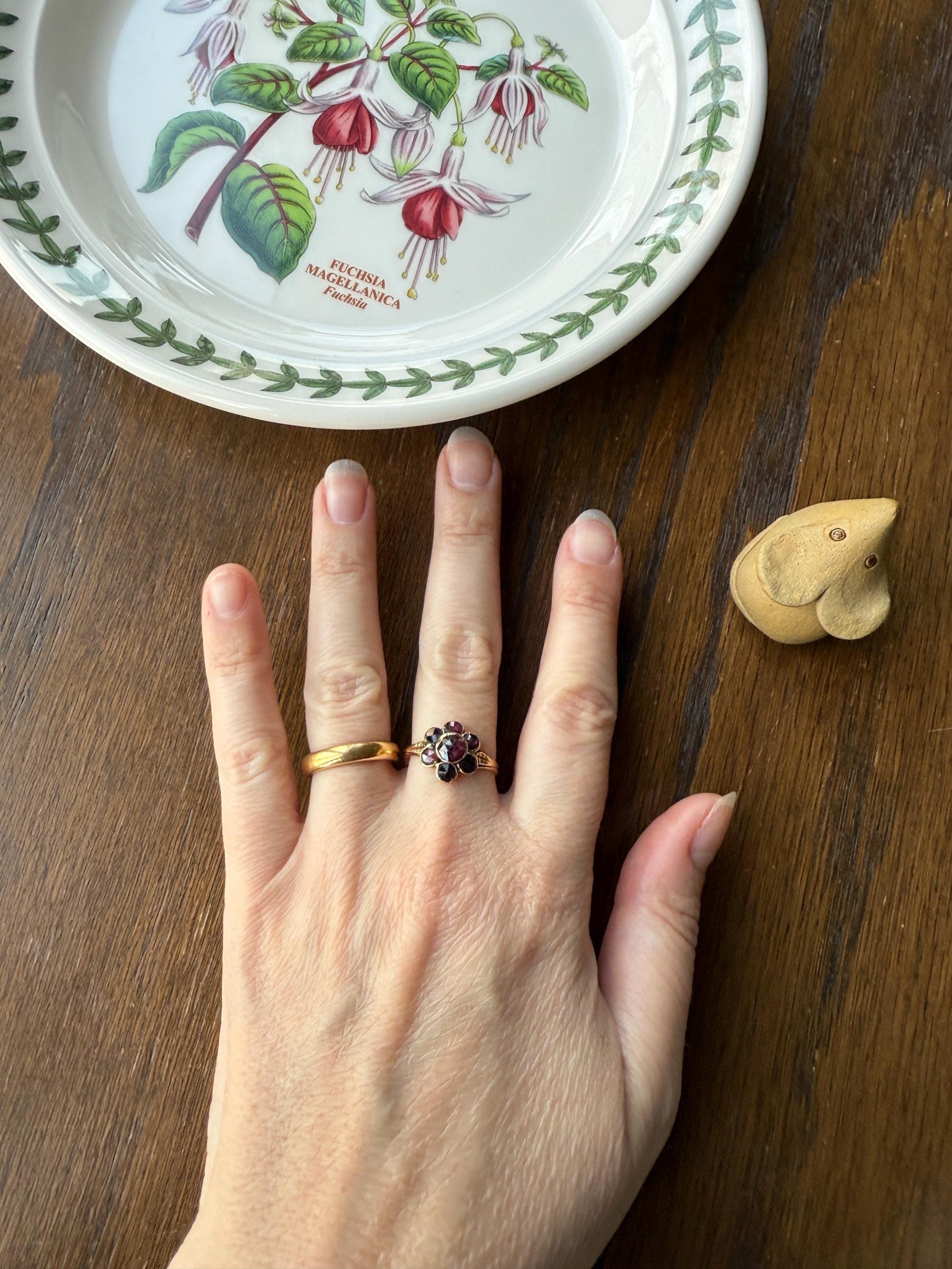Perpignan GARNET Almandine Cluster Ring French VICTORIAN Era Hallmark 18k Gold Floral Daisy Glowing Purple Pink
