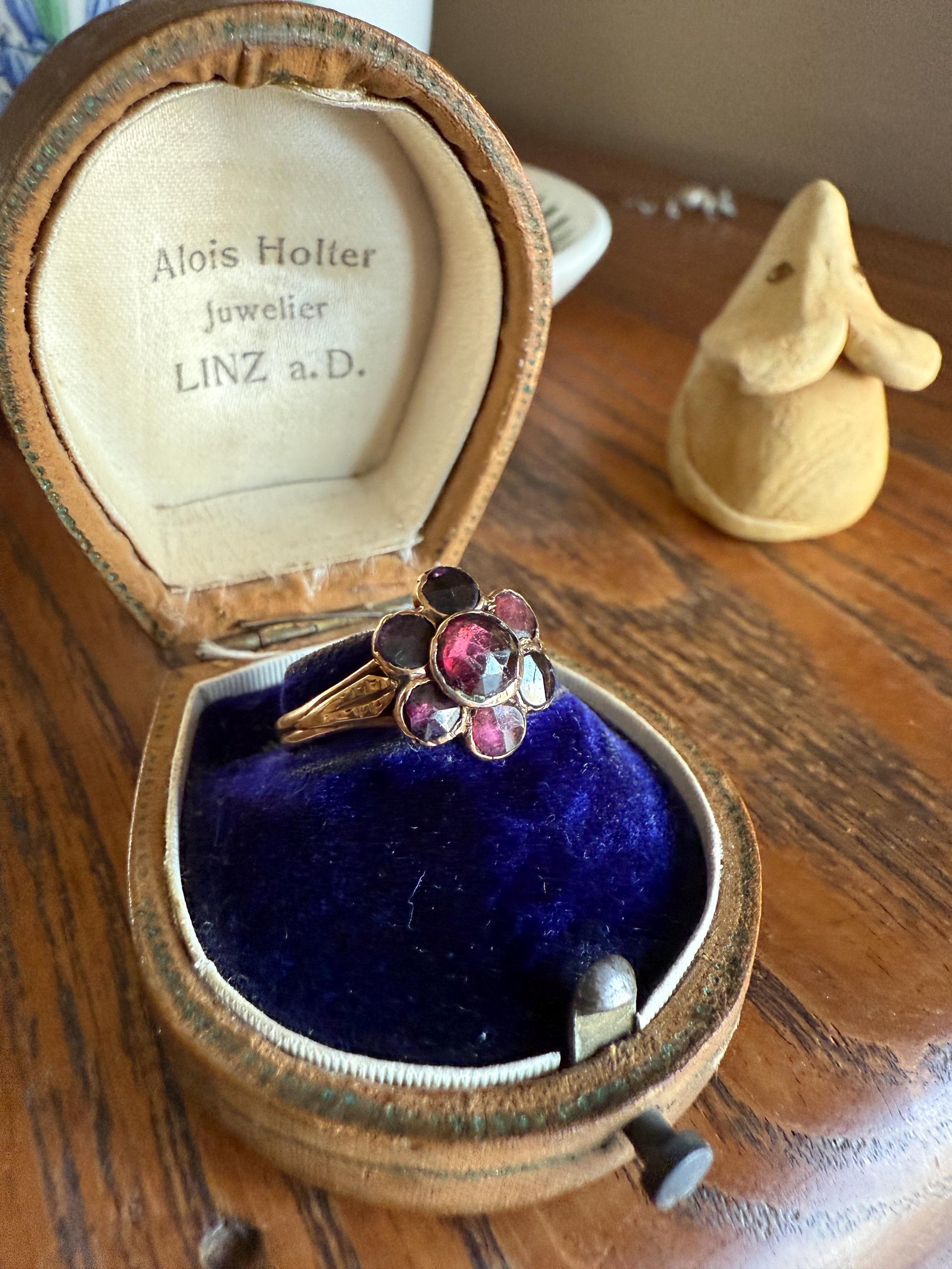 Perpignan GARNET Almandine Cluster Ring French VICTORIAN Era Hallmark 18k Gold Floral Daisy Glowing Purple Pink