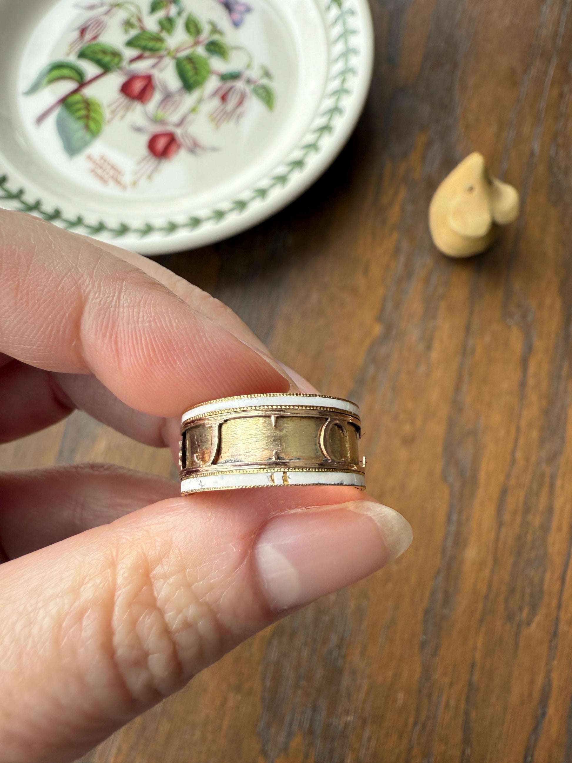 Georgian Era Dated 1789 Cigar Band Mourning Ring White Enamel 14k Gold Engraved "Died at Semlin" Military Significance