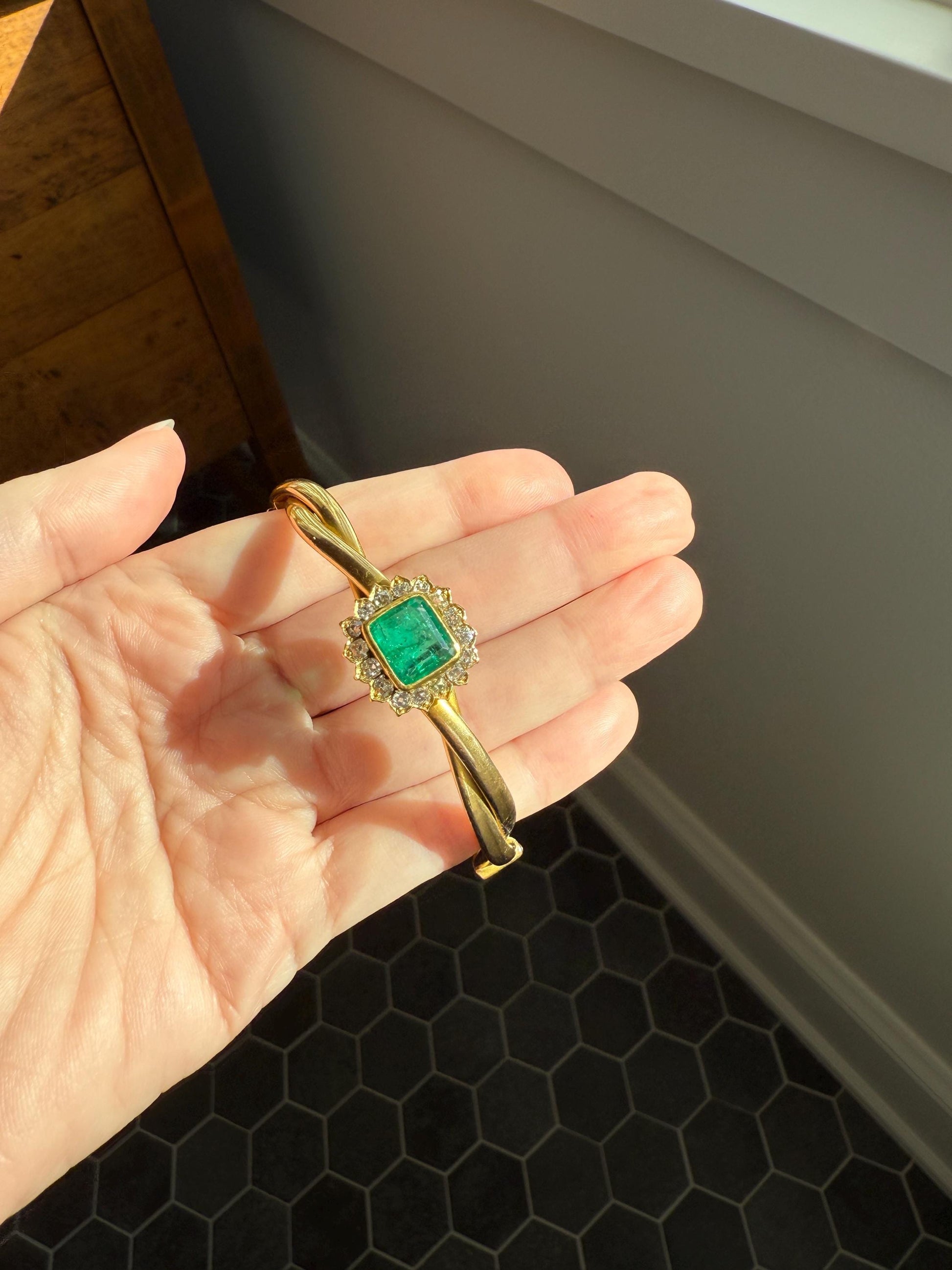 Antique Green Natural EMERALD Old Mine Cut Diamond Halo Hinged Bangle Bracelet 14k Solid Gold Rosy & YG Glowing Victorian Edwardian Twist