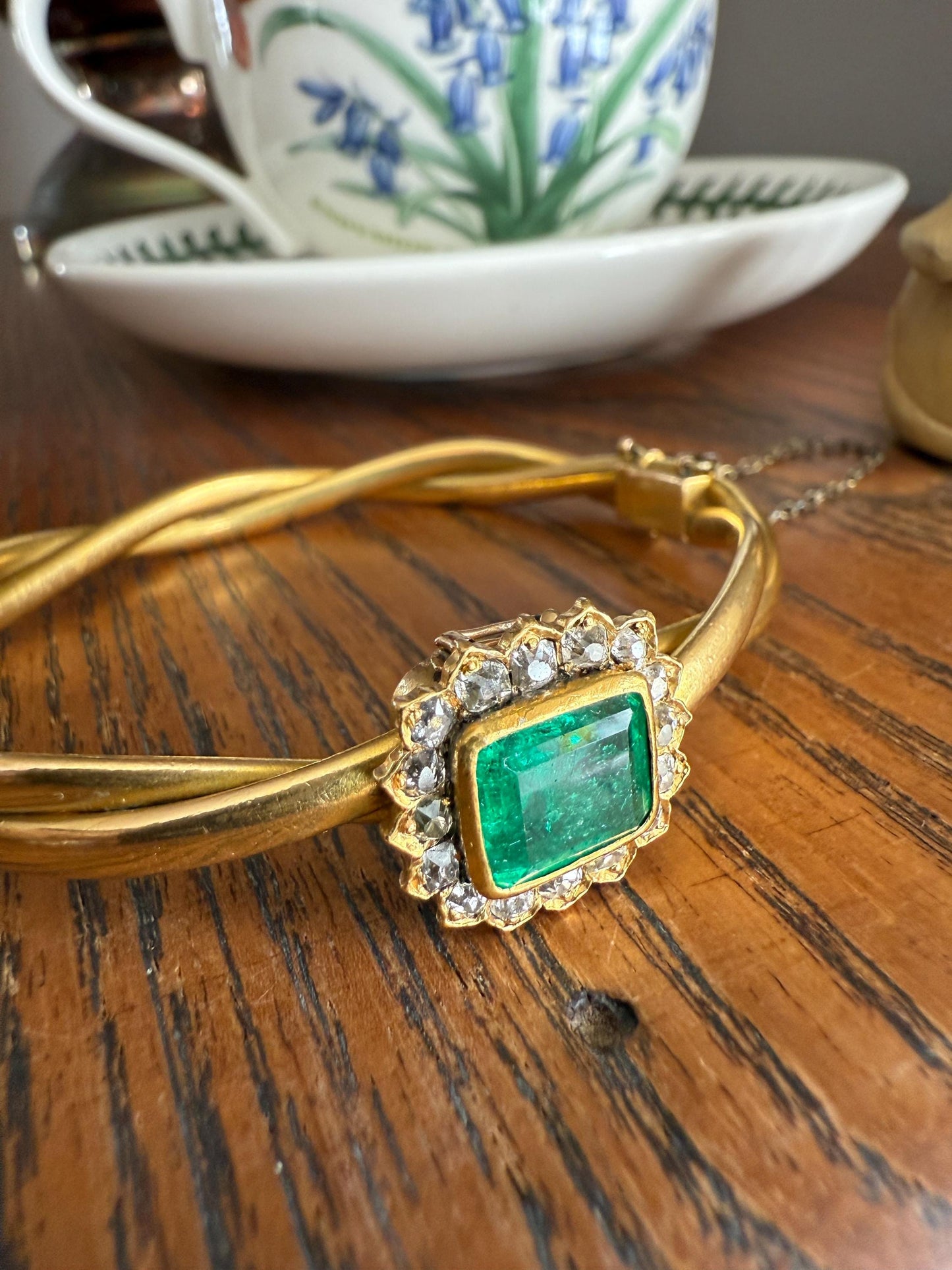 Antique Green Natural EMERALD Old Mine Cut Diamond Halo Hinged Bangle Bracelet 14k Solid Gold Rosy & YG Glowing Victorian Edwardian Twist