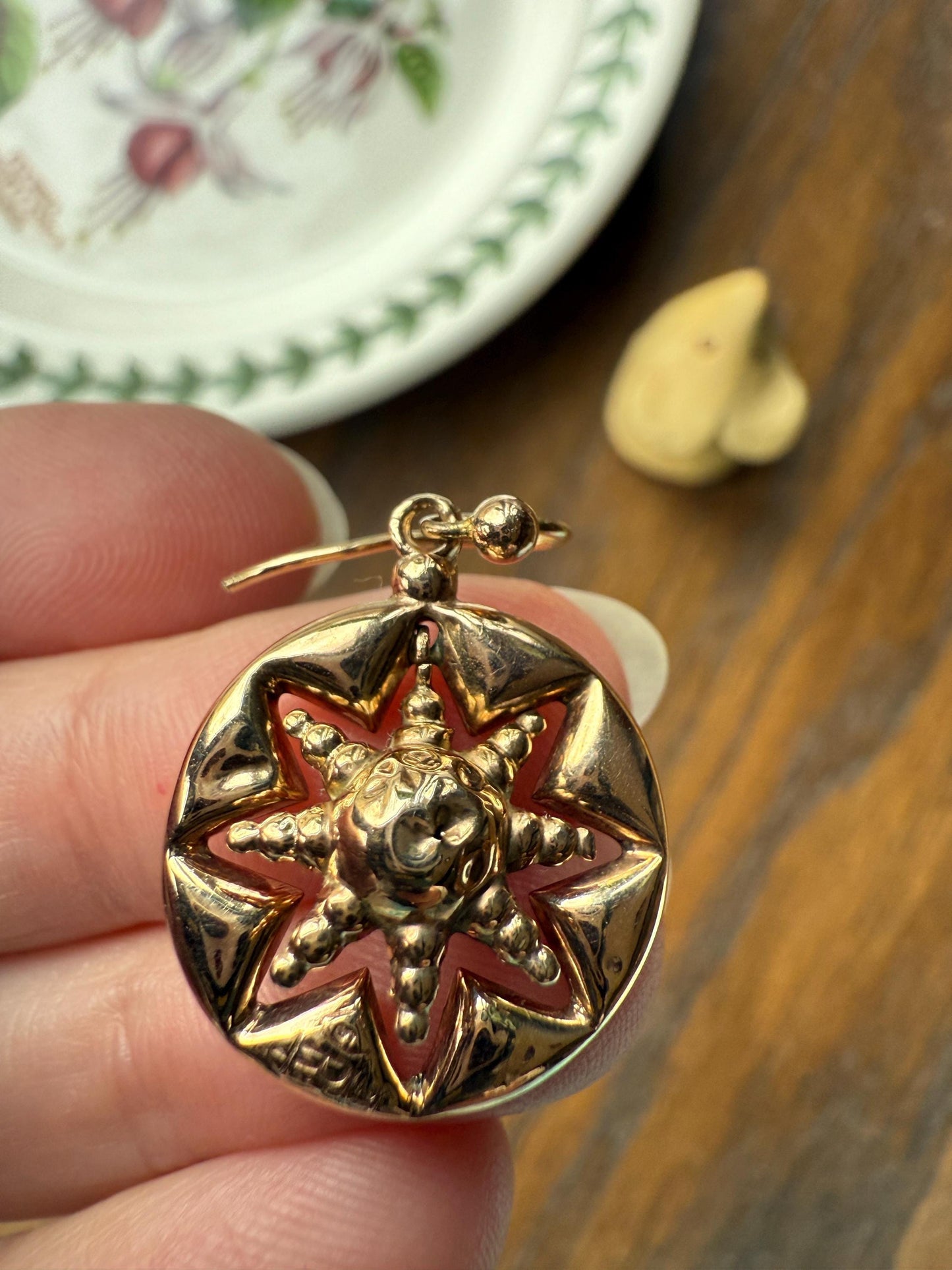 Antique STAR Sunburst Victorian Puffy Starburst 3D Victorian 9k GOLD EARRINGS Figural Ball Rivet