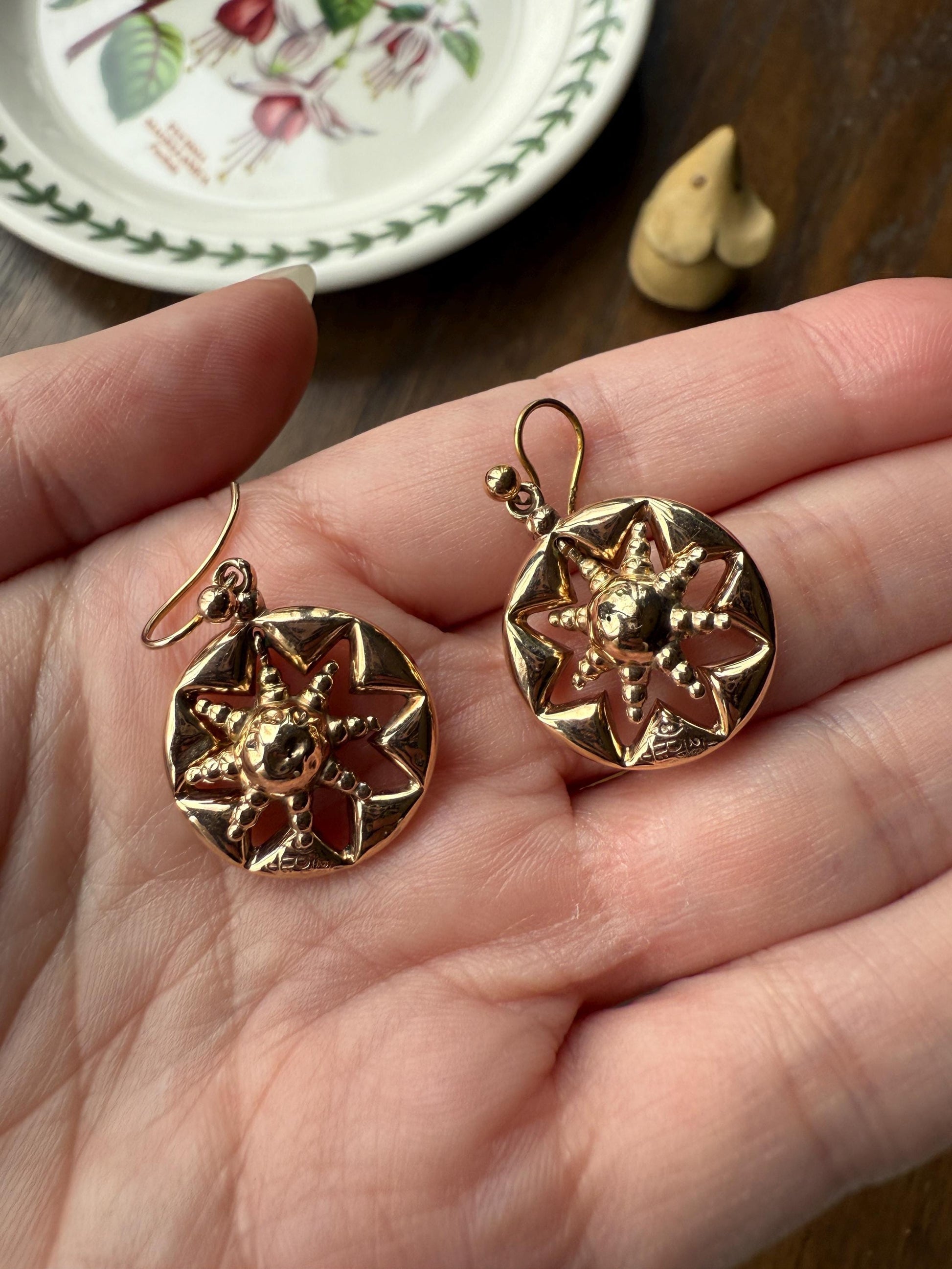 Antique STAR Sunburst Victorian Puffy Starburst 3D Victorian 9k GOLD EARRINGS Figural Ball Rivet