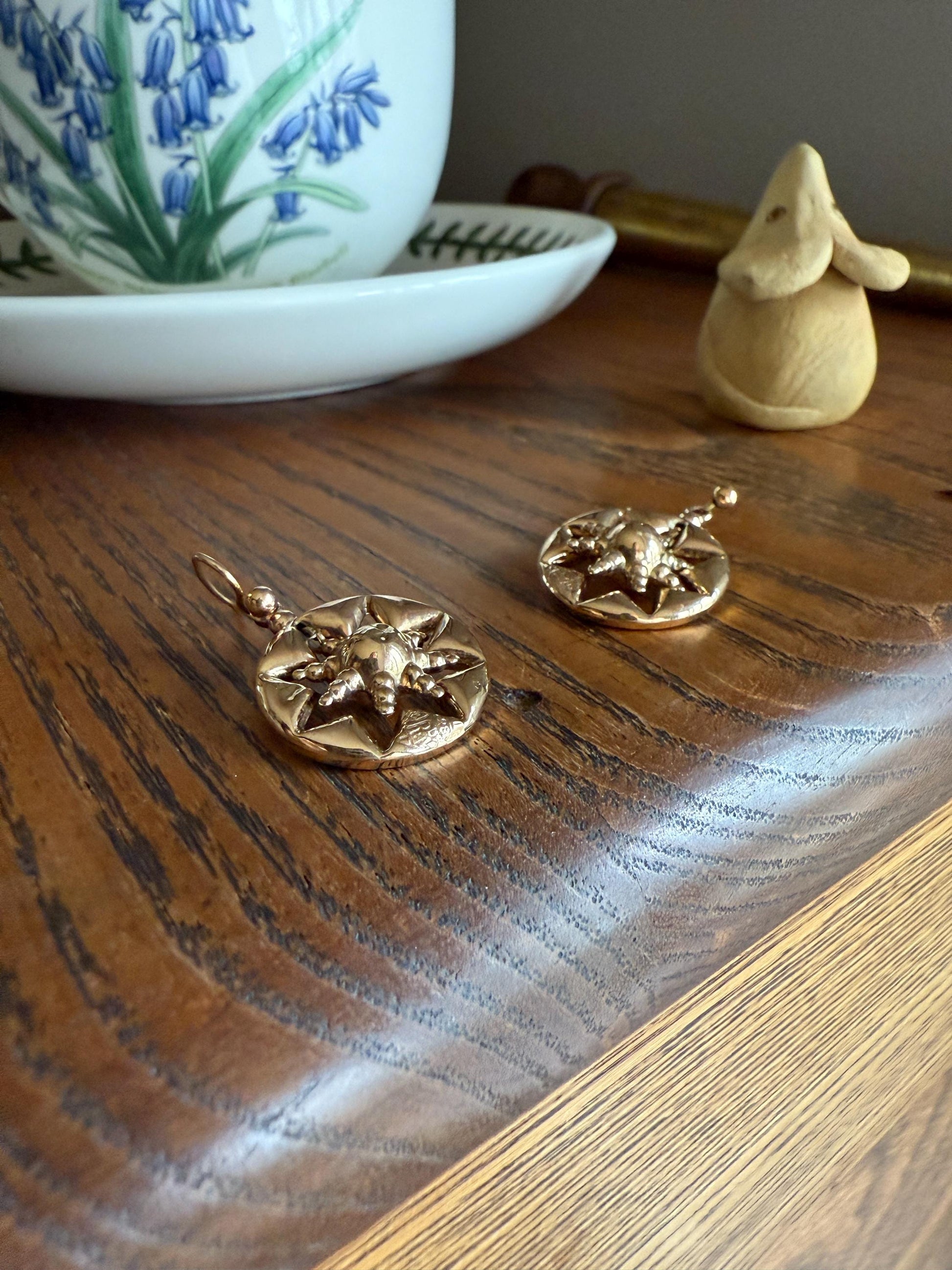 Antique STAR Sunburst Victorian Puffy Starburst 3D Victorian 9k GOLD EARRINGS Figural Ball Rivet