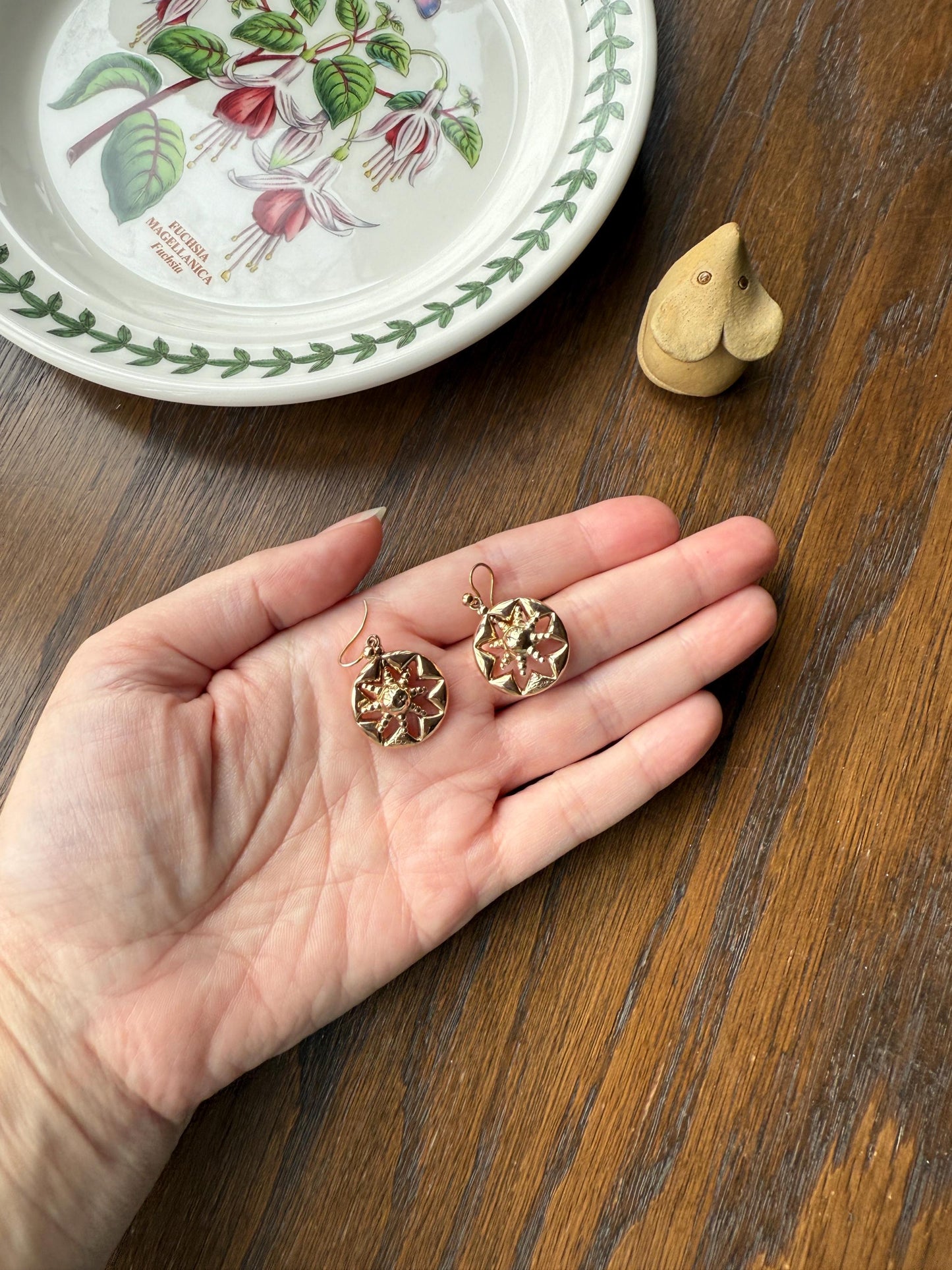 Antique STAR Sunburst Victorian Puffy Starburst 3D Victorian 9k GOLD EARRINGS Figural Ball Rivet