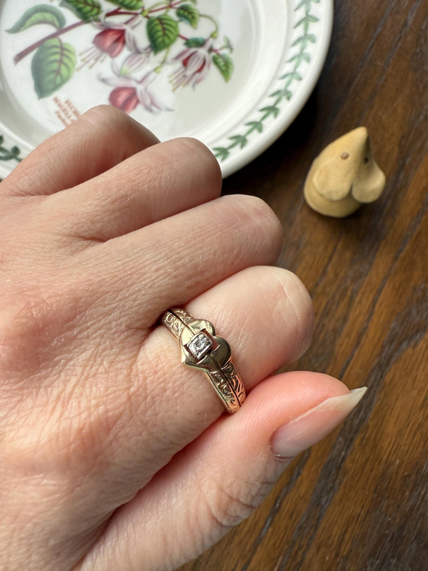 SECRET Vintage HEART " I Love You " Two Part Opening 9k Gold Double Band Ring Diamond Hinged Figural Scrolled Shoulders