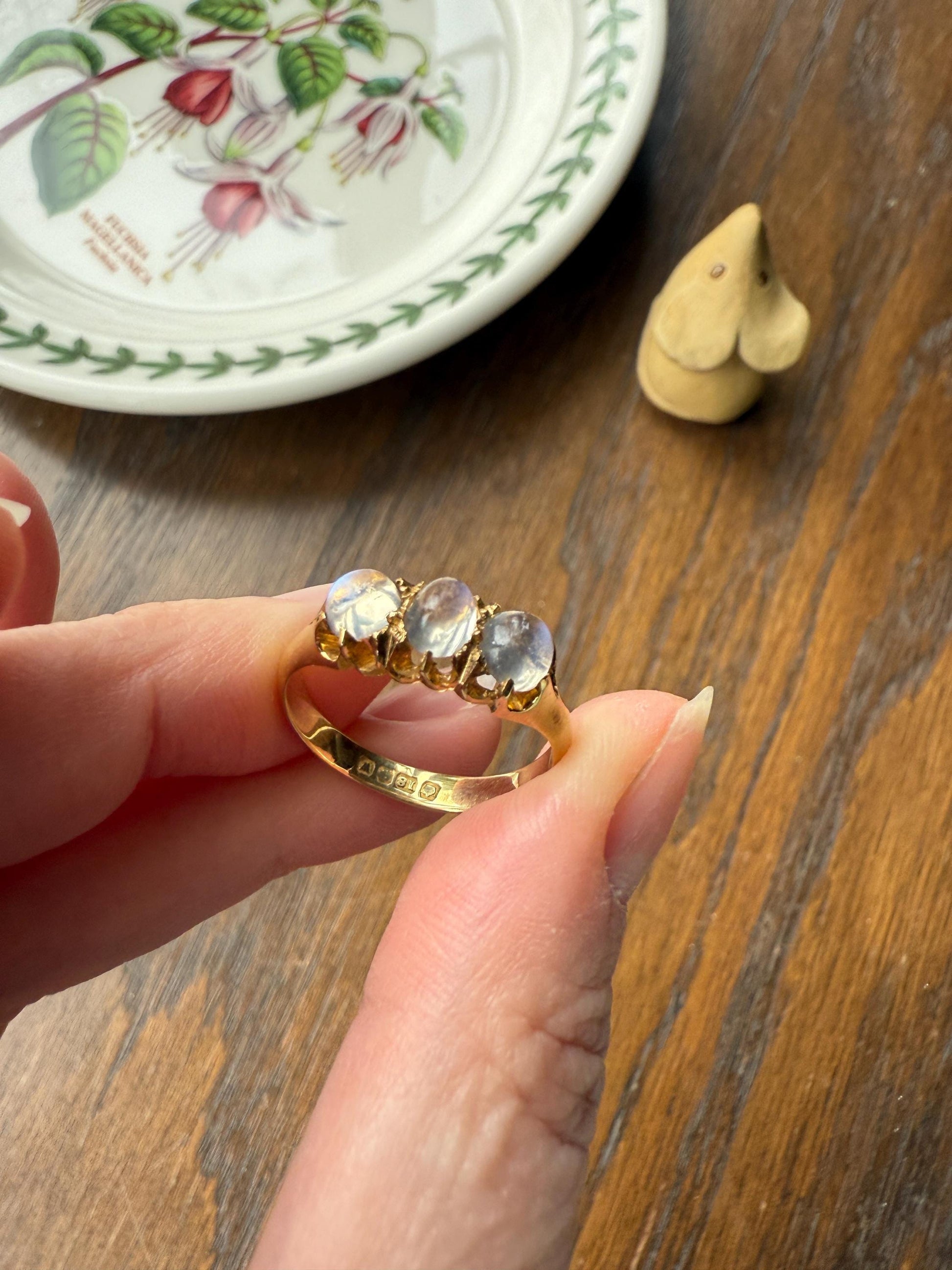 Antique Glowing Blue MOONSTONE Orb Three Stone 18k Gold Belcher Band Ring Man Unisex Stacker