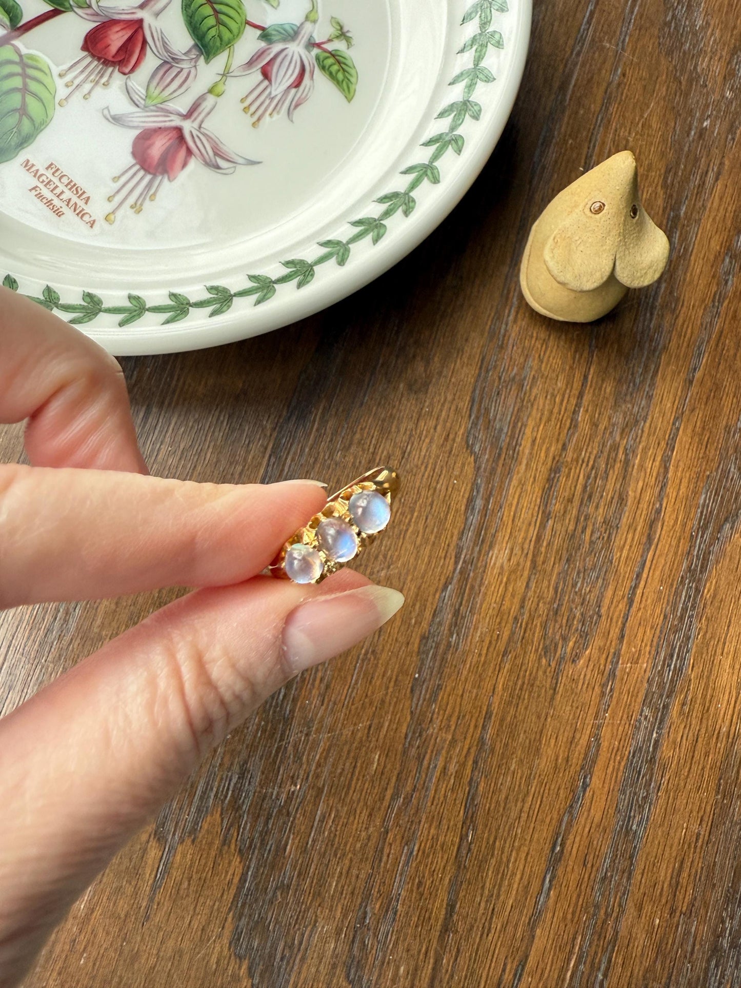 Antique Glowing Blue MOONSTONE Orb Three Stone 18k Gold Belcher Band Ring Man Unisex Stacker