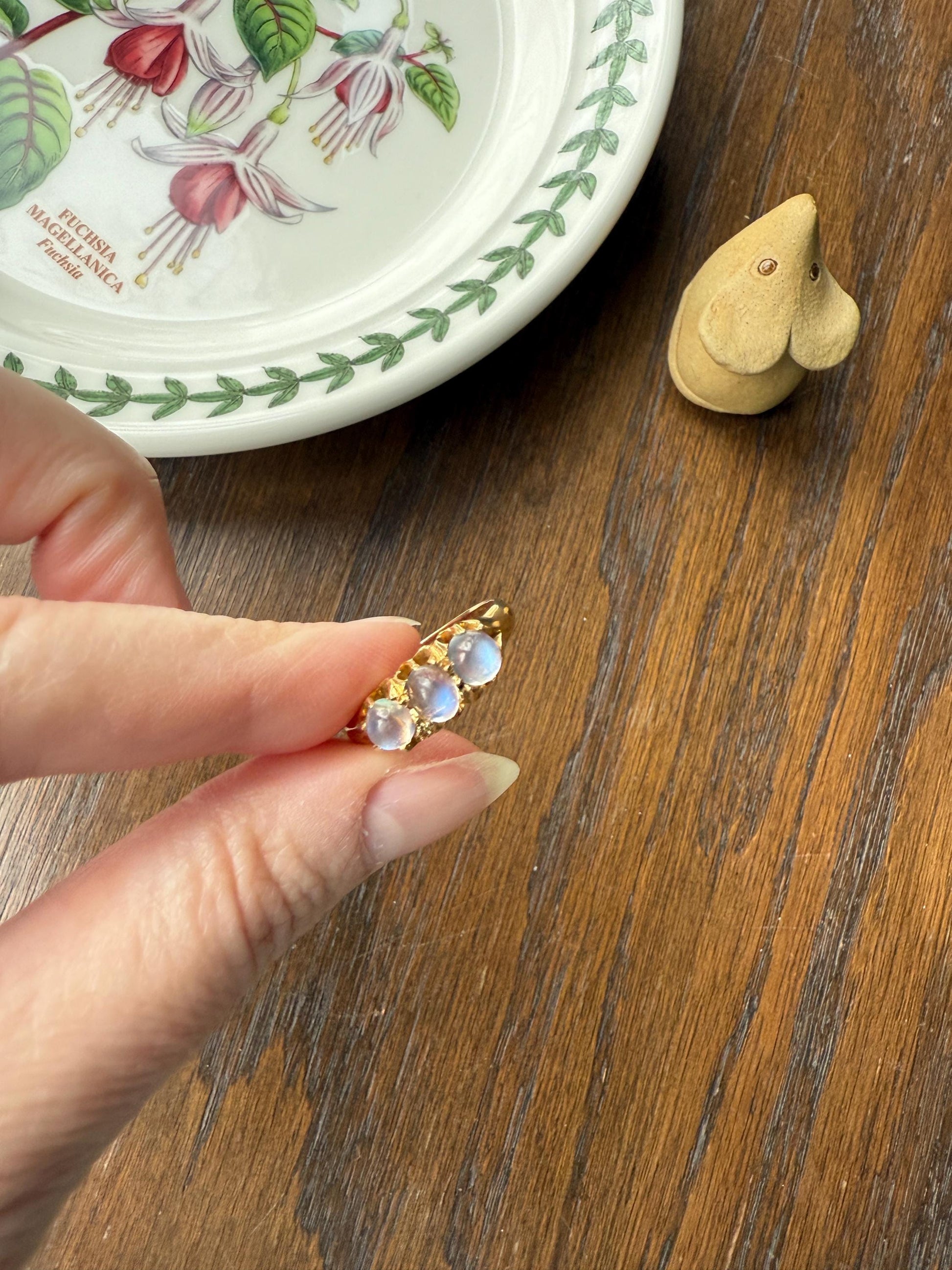 Antique Glowing Blue MOONSTONE Orb Three Stone 18k Gold Belcher Band Ring Man Unisex Stacker