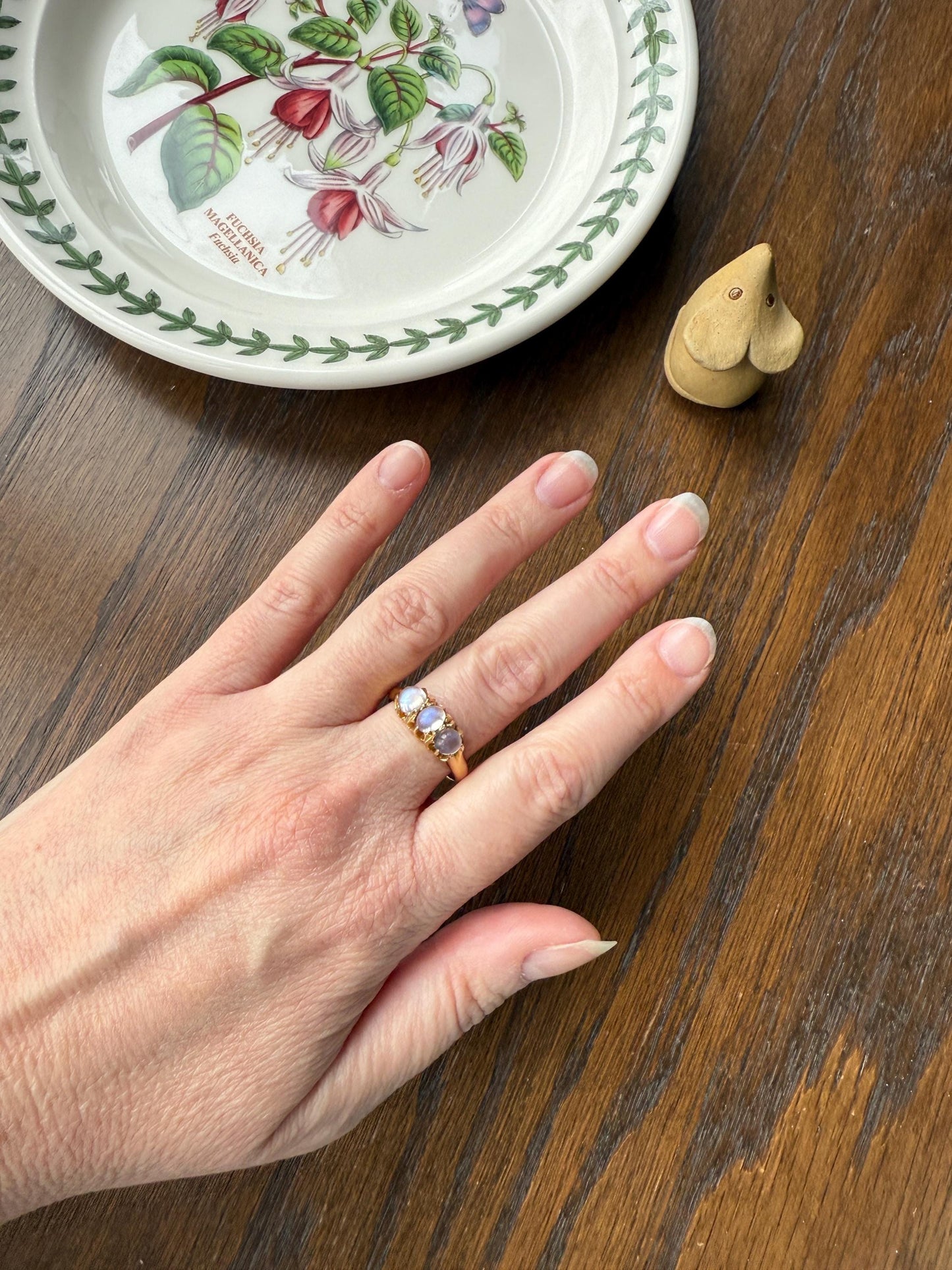 Antique Glowing Blue MOONSTONE Orb Three Stone 18k Gold Belcher Band Ring Man Unisex Stacker