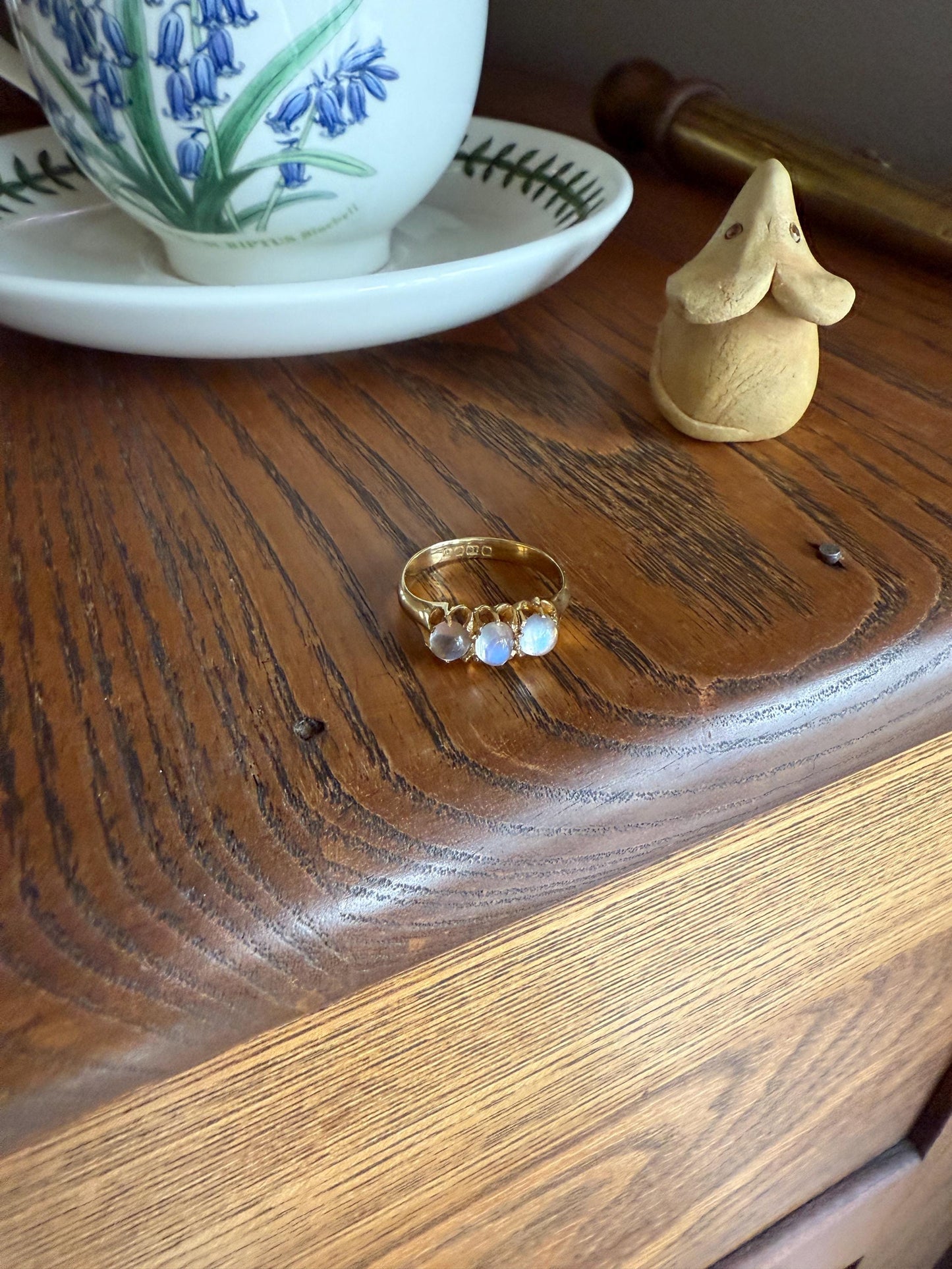 Antique Glowing Blue MOONSTONE Orb Three Stone 18k Gold Belcher Band Ring Man Unisex Stacker