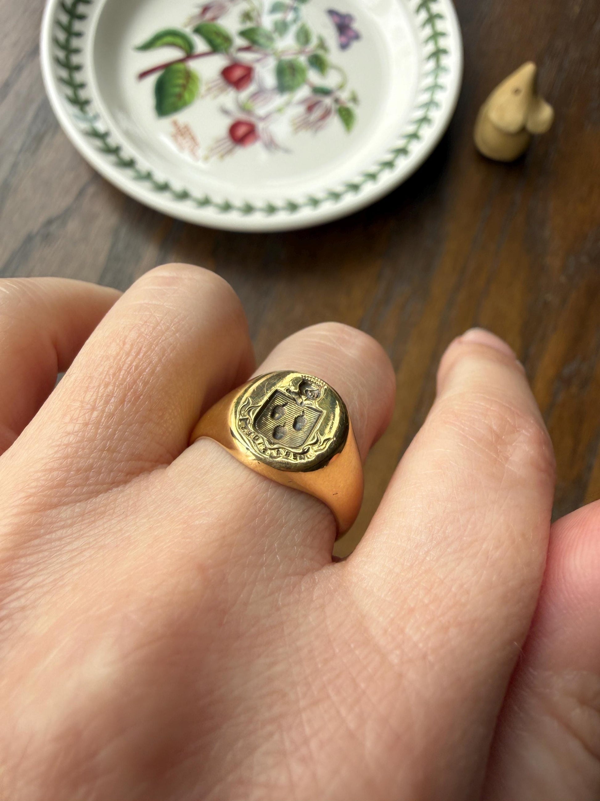 ACORNS True Faith Genuine Trust 18k Gold Count CROWN French Nobility Antique Shield SIGNET Ring Heraldic Crest Chunky Coat of Arm Man Unisex