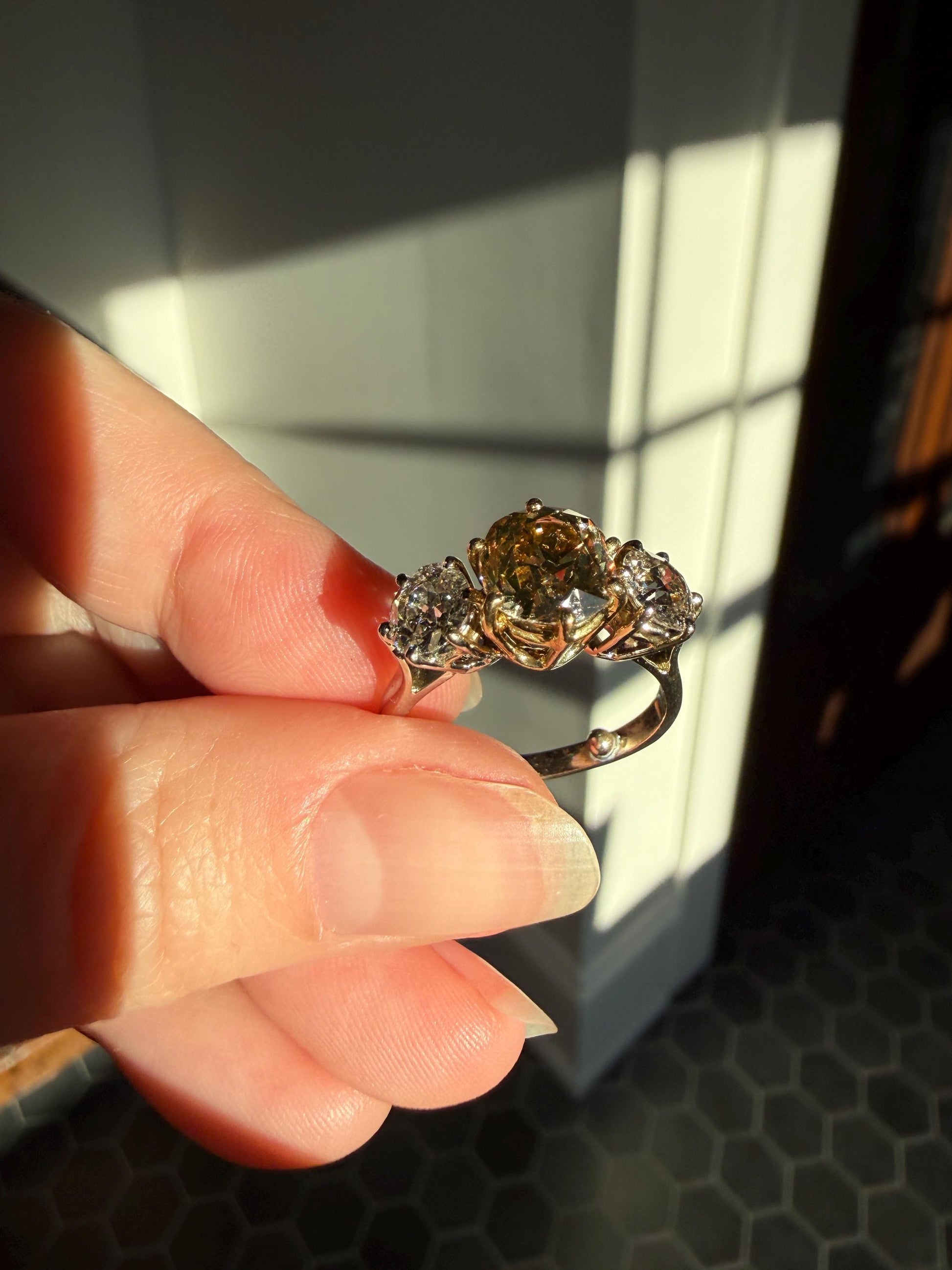 CHAMPAGNE Fancy Light BROWN Cognac Three Stone 3.3 Carats Old Mine Cut DIAMOND Ring 18k Yellow White Gold Vintage Art Deco Tall Stacker Band