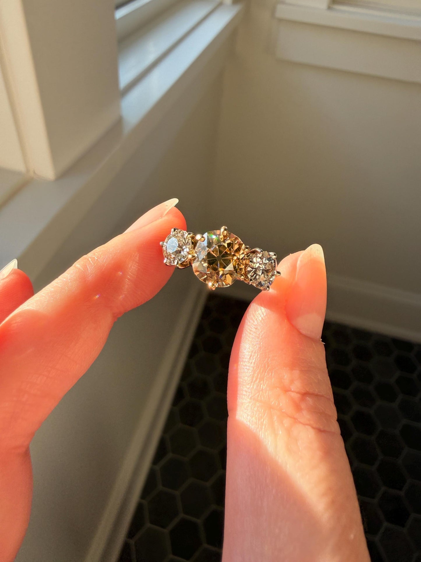 CHAMPAGNE Fancy Light BROWN Cognac Three Stone 3.3 Carats Old Mine Cut DIAMOND Ring 18k Yellow White Gold Vintage Art Deco Tall Stacker Band