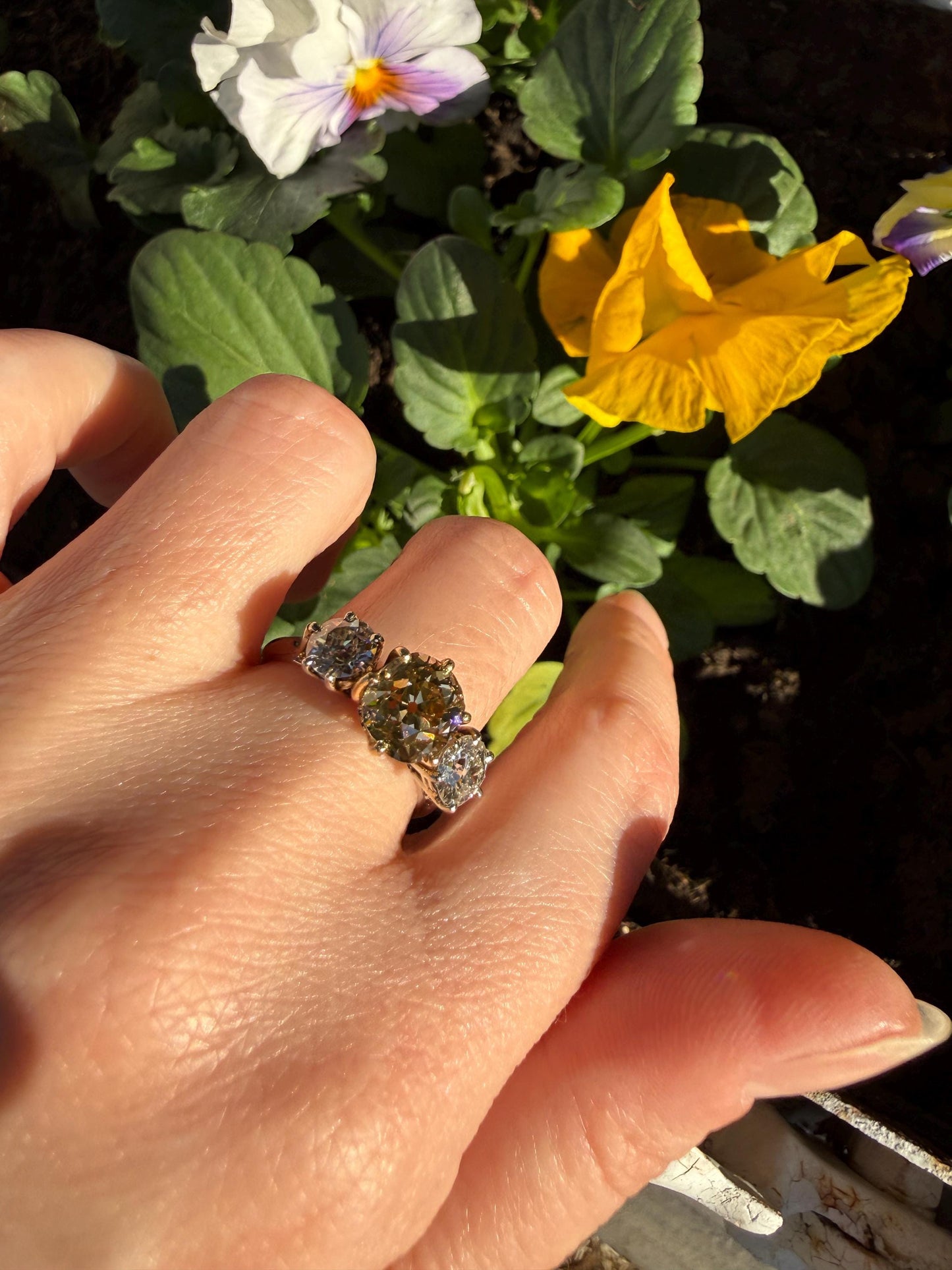 CHAMPAGNE Fancy Light BROWN Cognac Three Stone 3.3 Carats Old Mine Cut DIAMOND Ring 18k Yellow White Gold Vintage Art Deco Tall Stacker Band