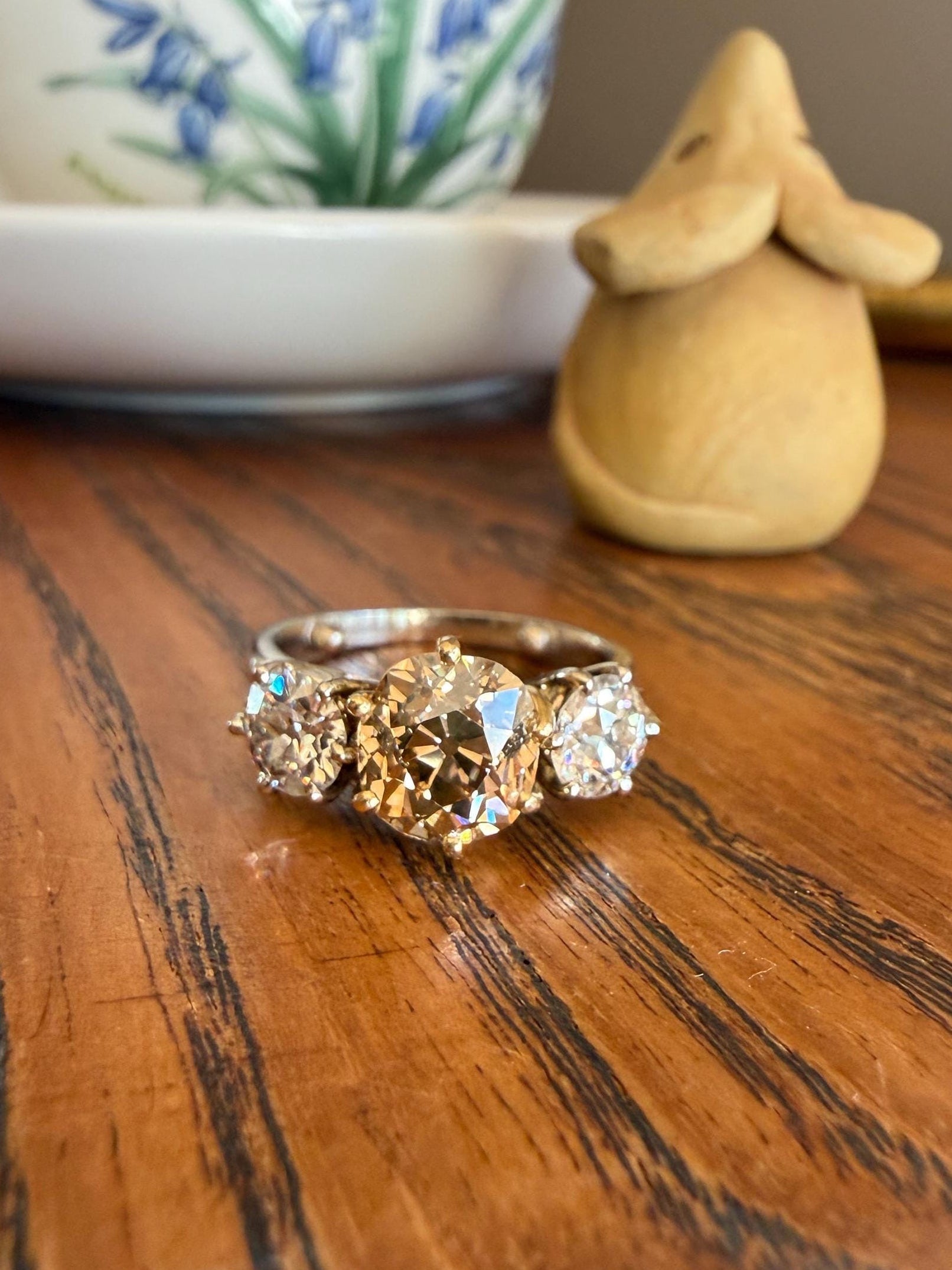 CHAMPAGNE Fancy Light BROWN Cognac Three Stone 3.3 Carats Old Mine Cut DIAMOND Ring 18k Yellow White Gold Vintage Art Deco Tall Stacker Band