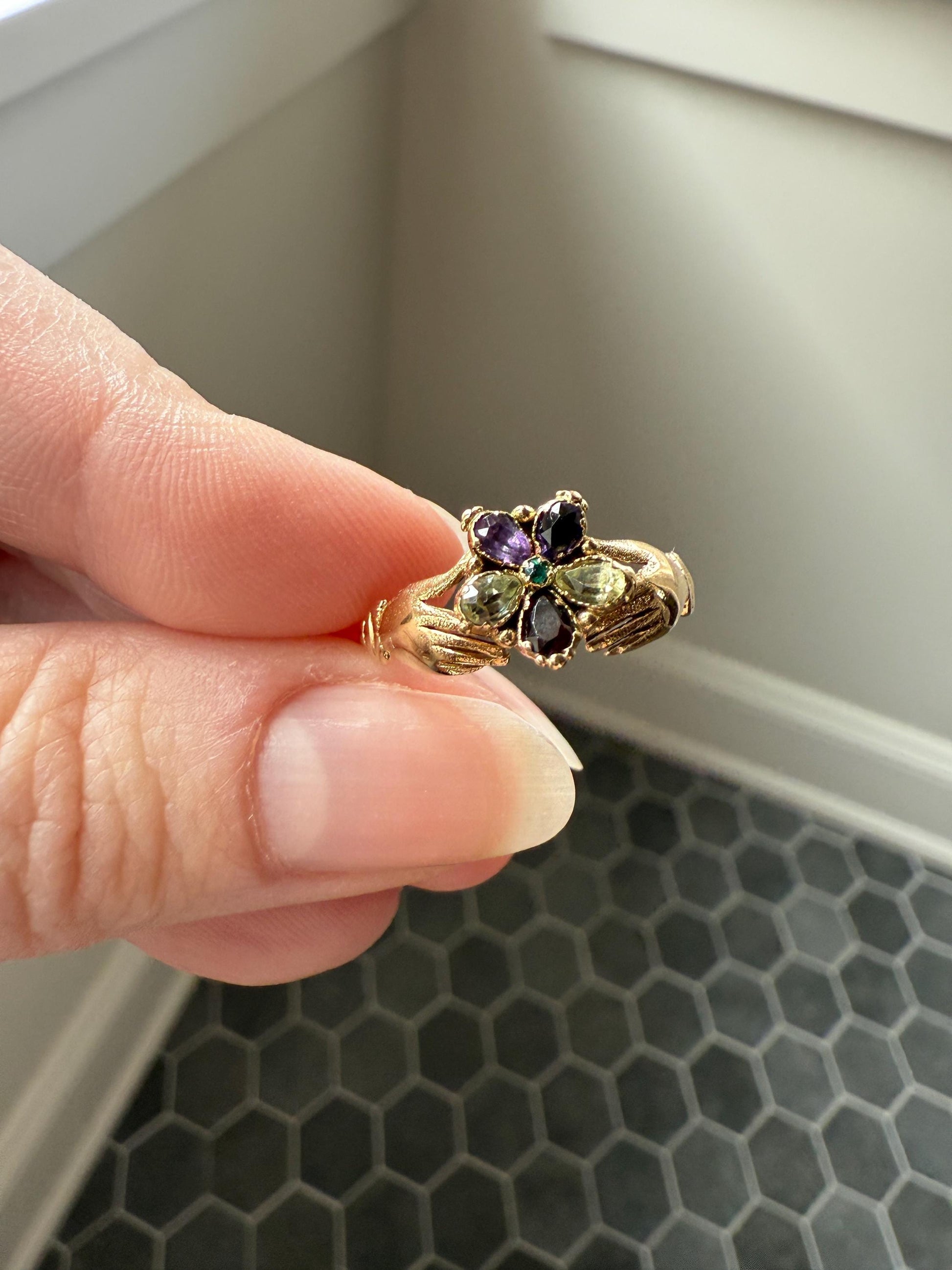 PANSY Hands Holding Flower ACROSTIC? 18k Gold Victorian Gemset Ring Amethyst Garnet Emerald Sweet Figural Stacker Locket Back