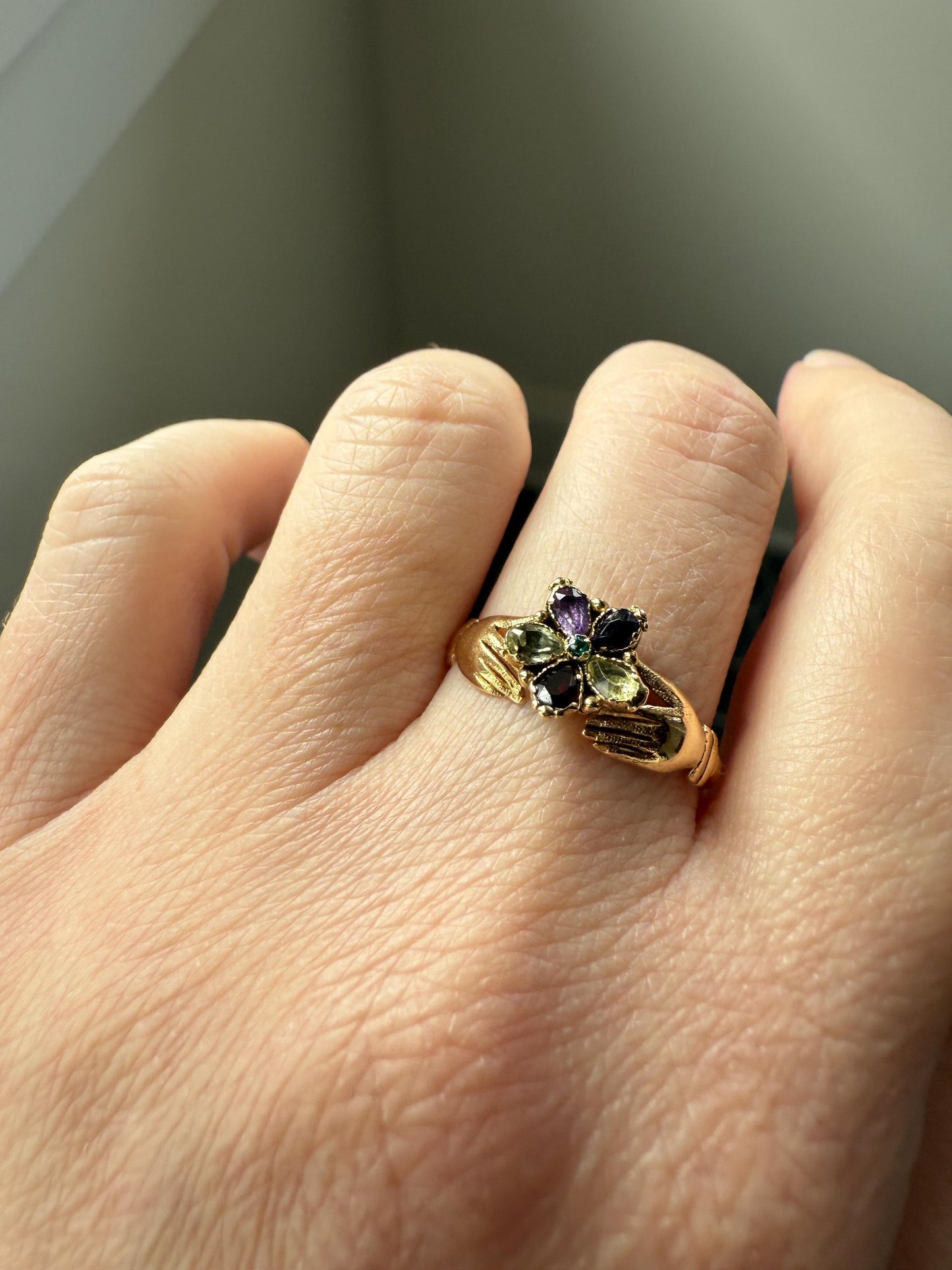 PANSY Hands Holding Flower ACROSTIC? 18k Gold Victorian Gemset Ring Amethyst Garnet Emerald Sweet Figural Stacker Locket Back
