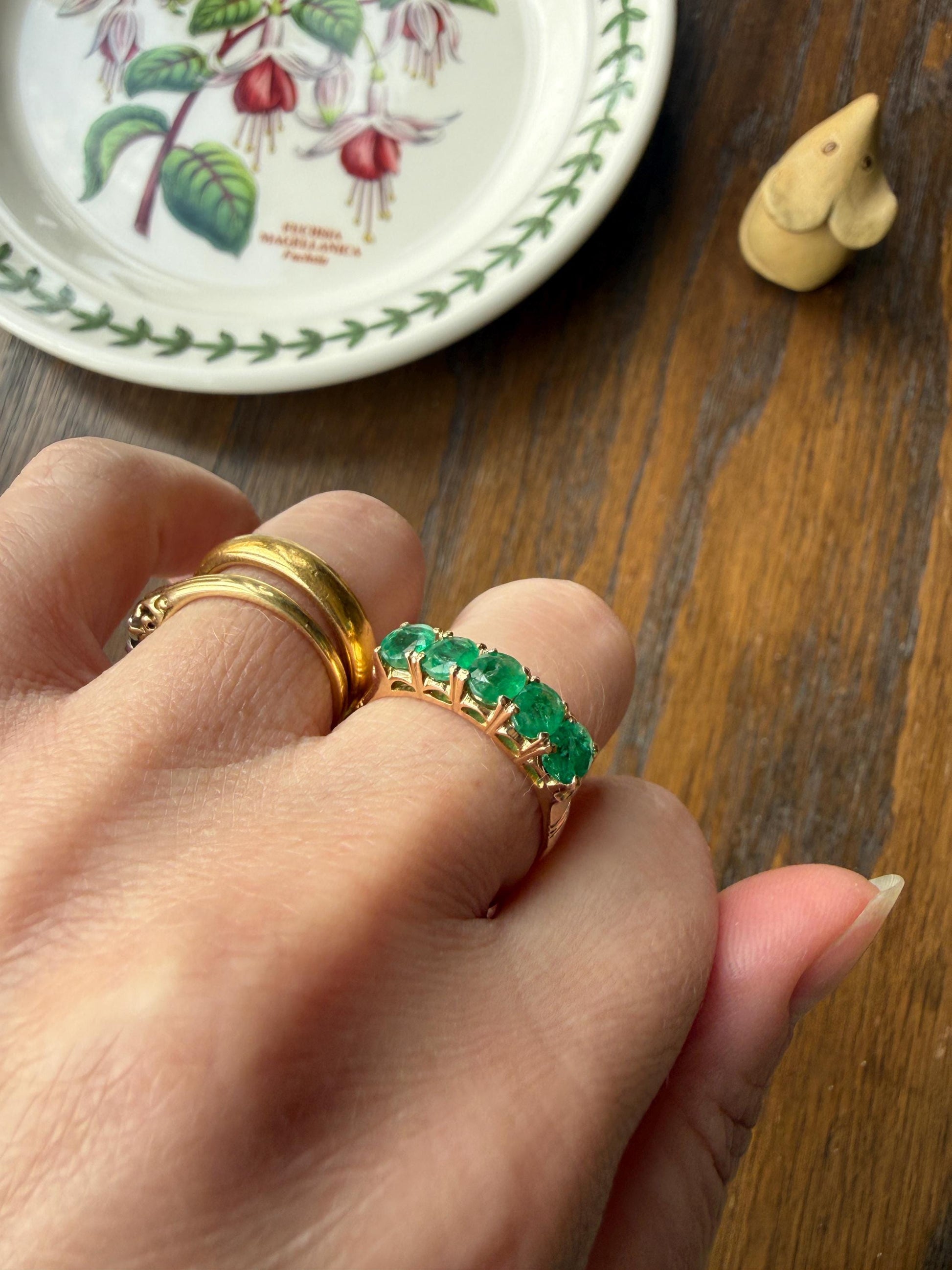 Natural EMERALD Oval Five Stone Band French Vintage 14k Gold Ring Green Linear Stacker Splayed Stacker