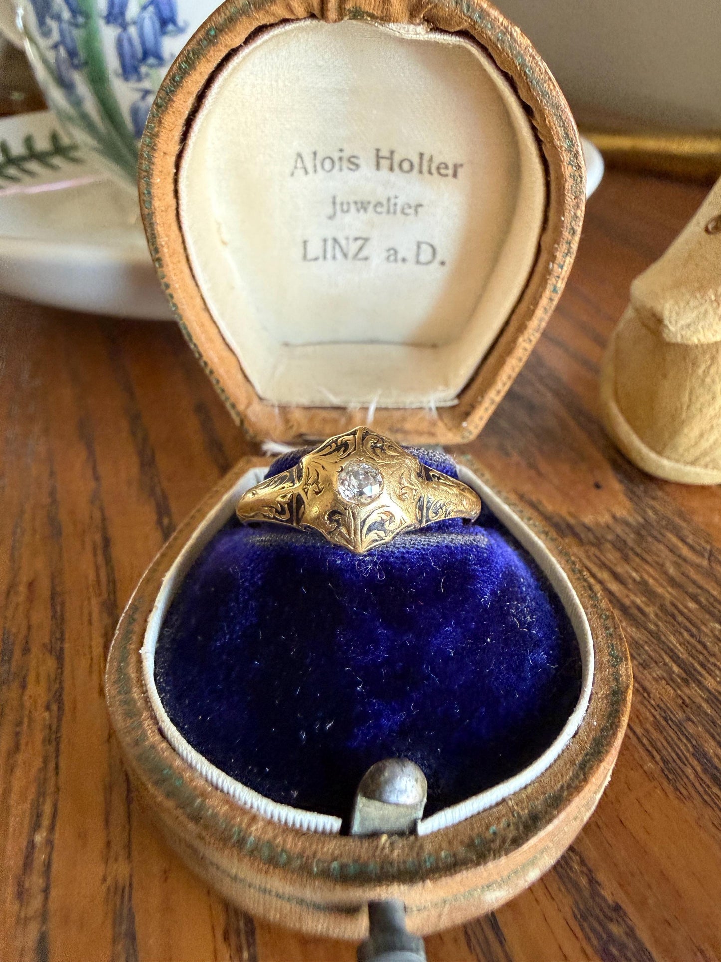 Ornate Floral Hexagon Starburst Old Mine Cut Diamond 18k Gold Ring Domed Floral Black Enamel Victorian Pavilion Band