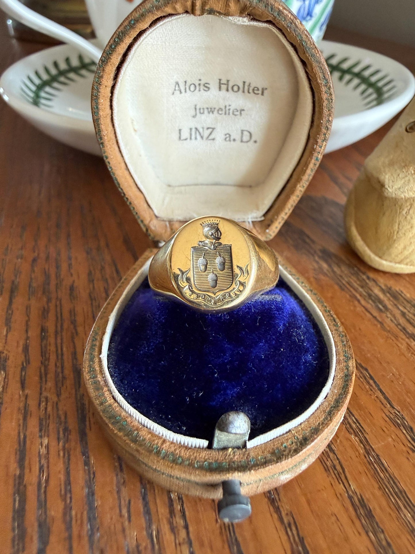 ACORNS True Faith Genuine Trust 18k Gold Count CROWN French Nobility Antique Shield SIGNET Ring Heraldic Crest Chunky Coat of Arm Man Unisex