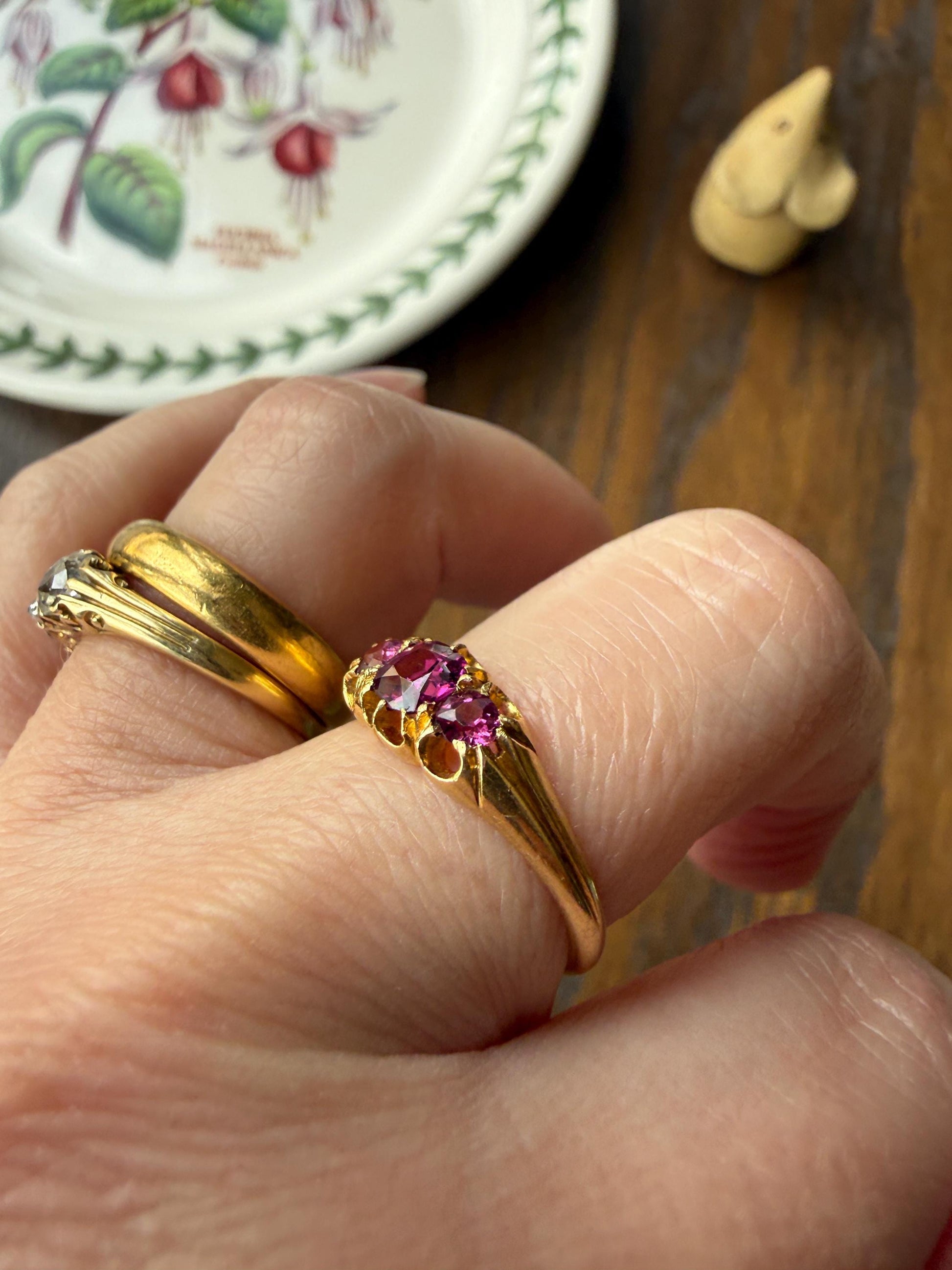 Antique Pinkish Purple Rhodolite Old Cut GARNET Three Stone Ring Victorian 18k Gold Stacker Band
