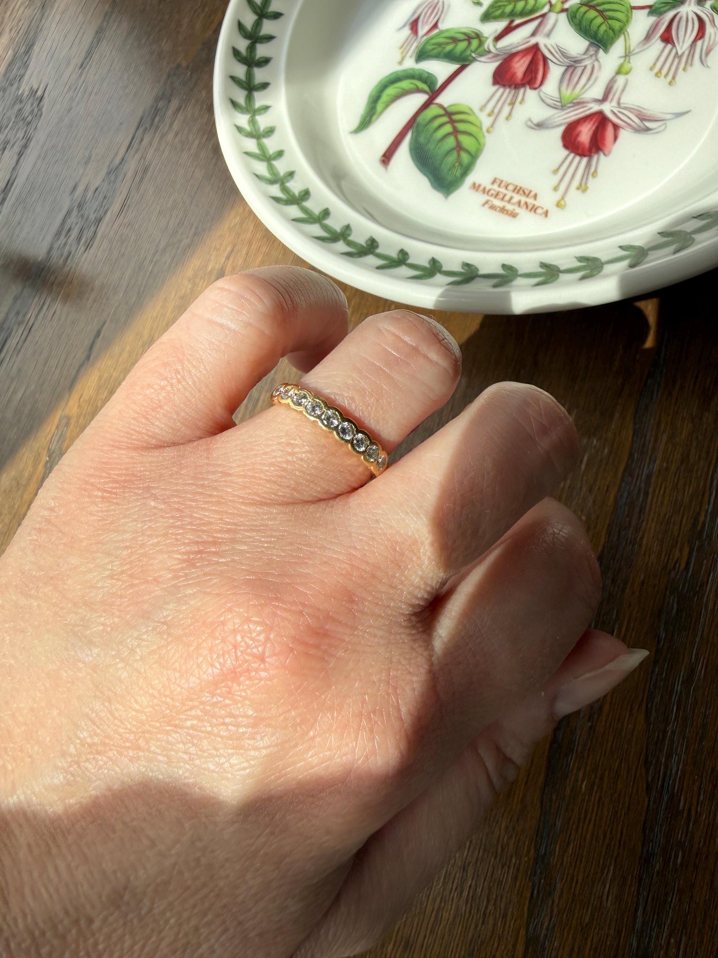 Vintage 18k Gold Nine Stone Diamond Wedding Skinny Band Minimalist Stacker Ring Scalloped Bezel Setting
