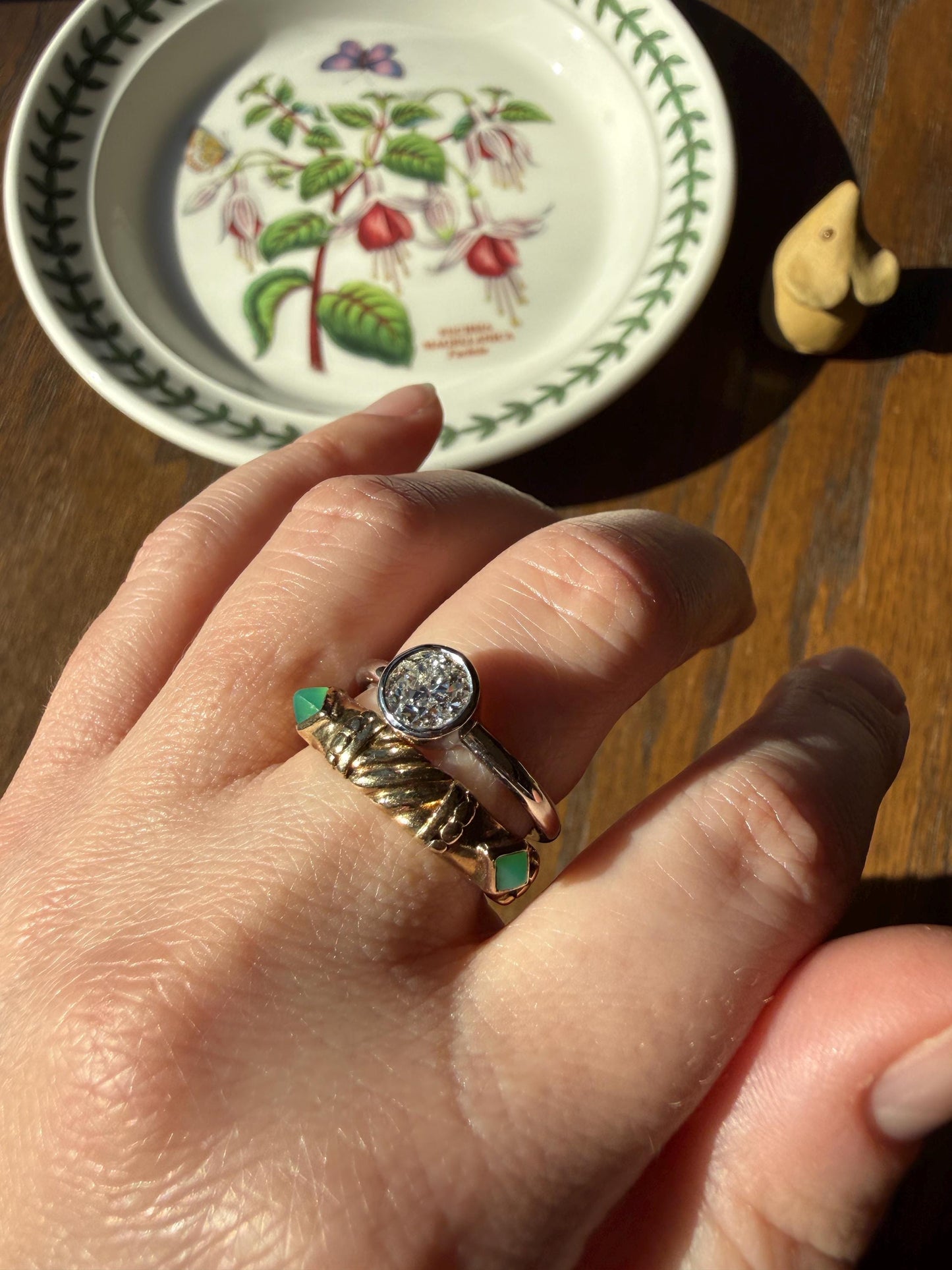 Vintage Pyramid Green Chalcedony Braid Rivet 3D Chunky Band 10k Gold Ring Retro Stacker Texture