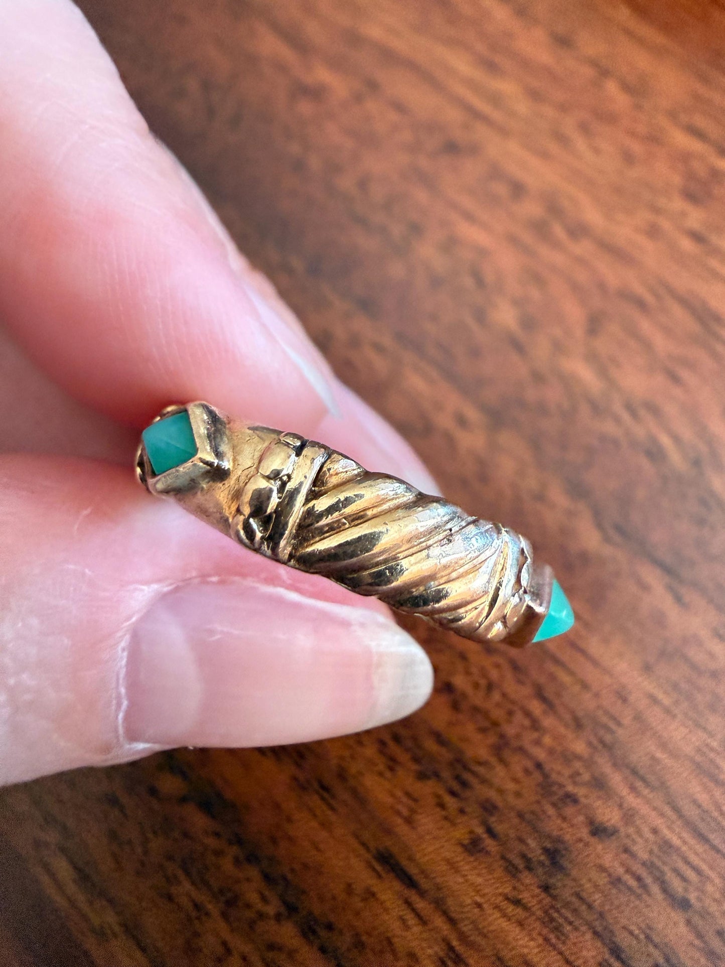 Vintage Pyramid Green Chalcedony Braid Rivet 3D Chunky Band 10k Gold Ring Retro Stacker Texture