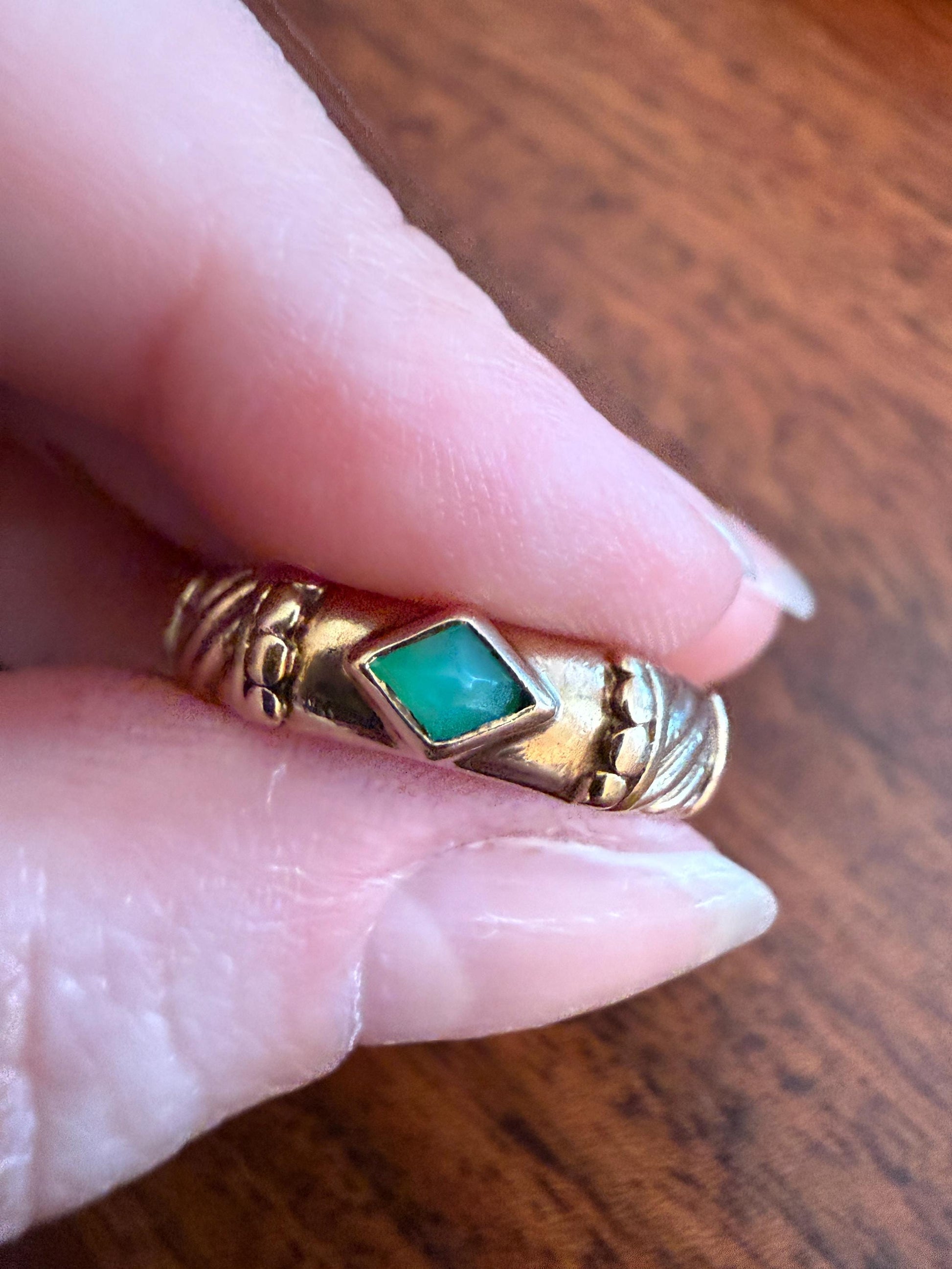 Vintage Pyramid Green Chalcedony Braid Rivet 3D Chunky Band 10k Gold Ring Retro Stacker Texture
