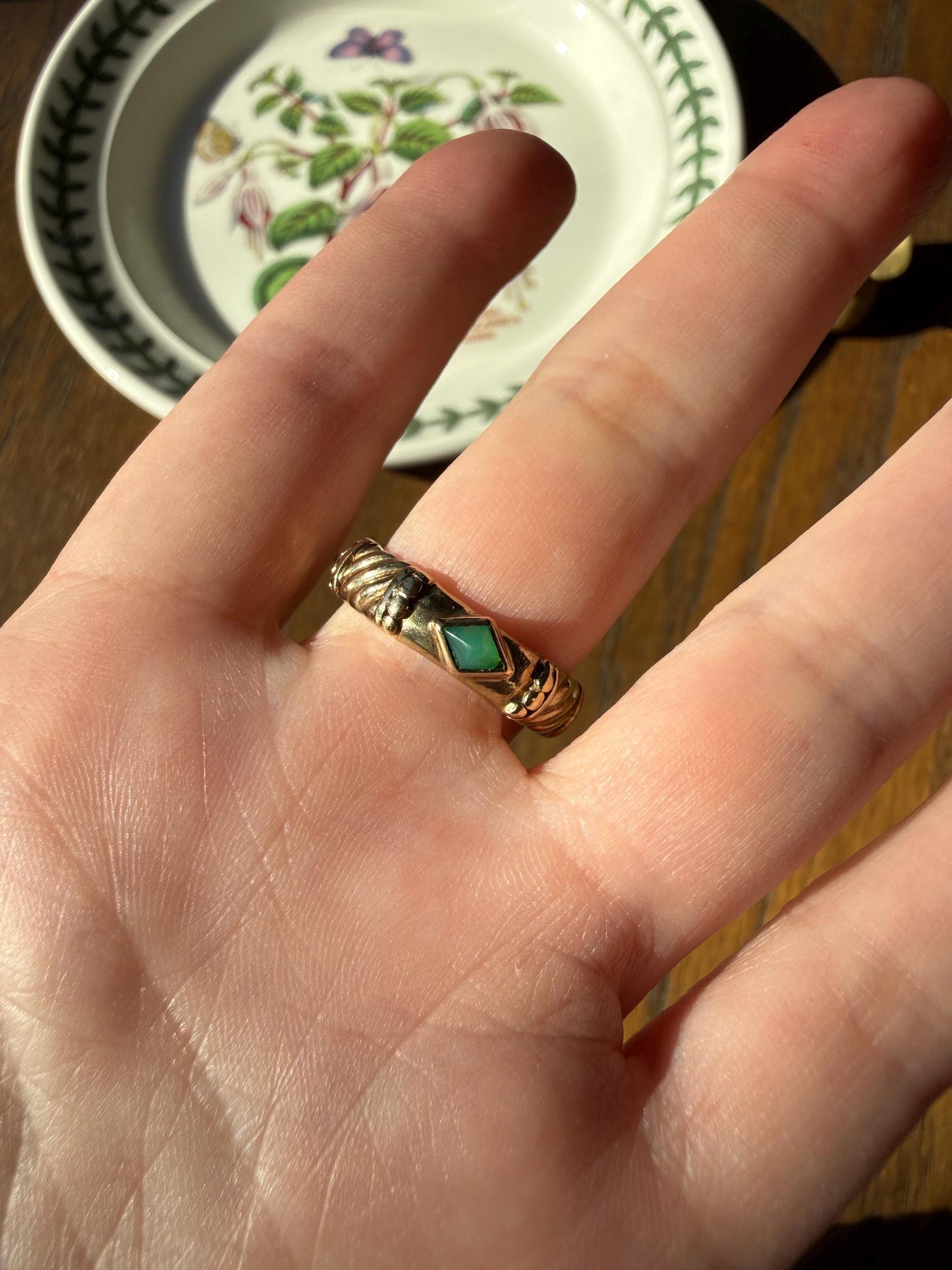 Vintage Pyramid Green Chalcedony Braid Rivet 3D Chunky Band 10k Gold Ring Retro Stacker Texture