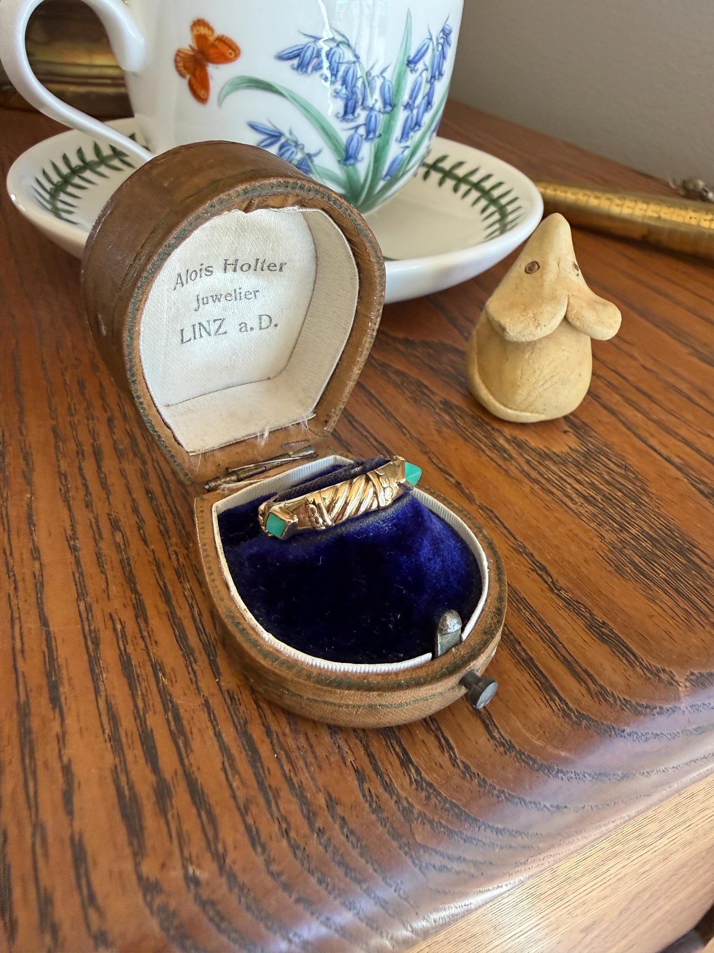 Vintage Pyramid Green Chalcedony Braid Rivet 3D Chunky Band 10k Gold Ring Retro Stacker Texture