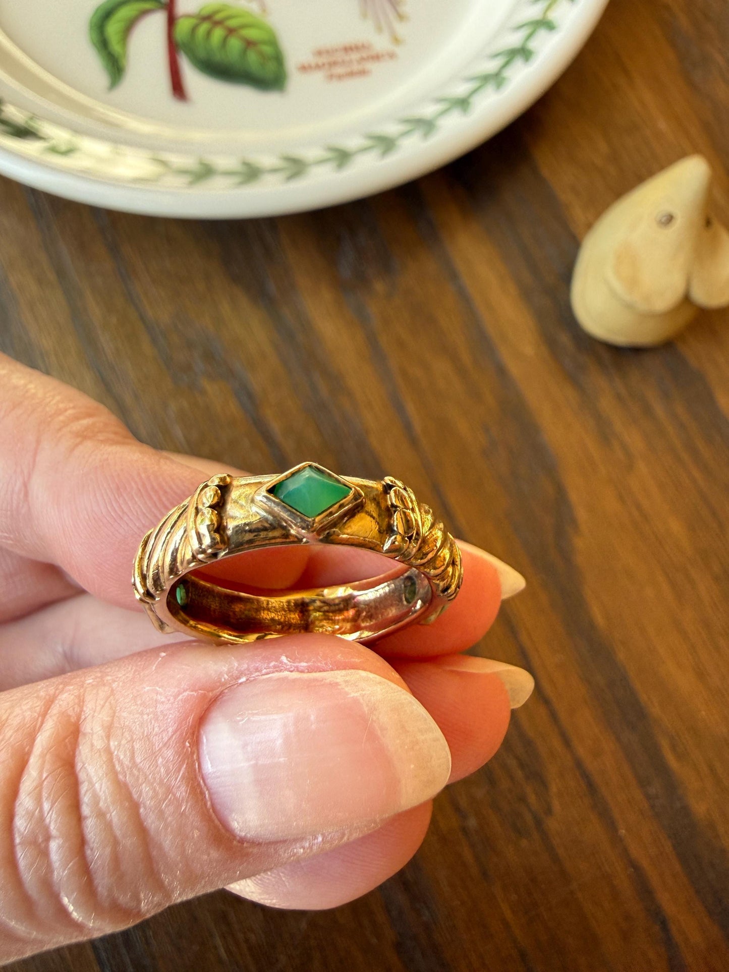 Vintage Pyramid Green Chalcedony Braid Rivet 3D Chunky Band 10k Gold Ring Retro Stacker Texture