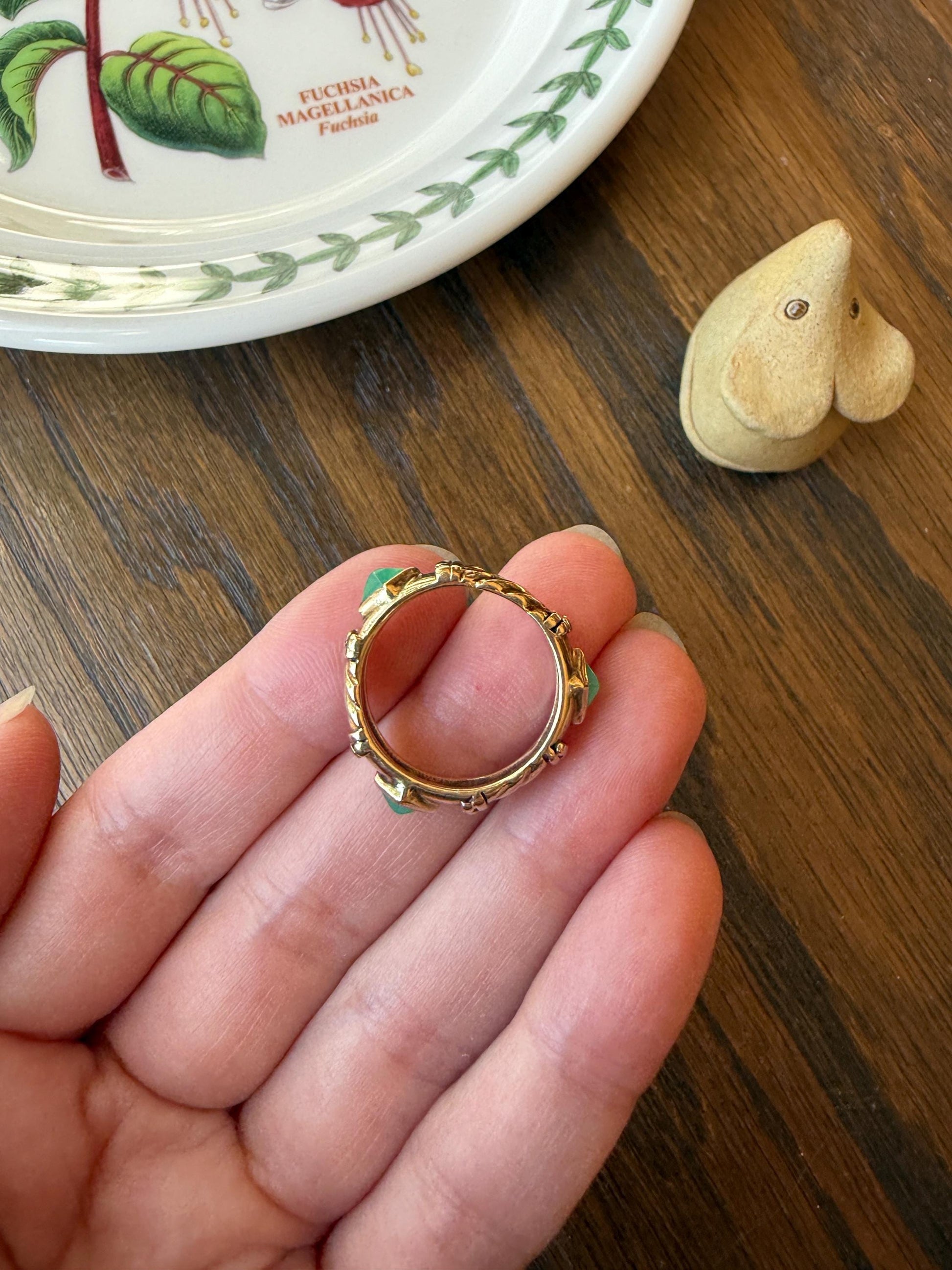 Vintage Pyramid Green Chalcedony Braid Rivet 3D Chunky Band 10k Gold Ring Retro Stacker Texture