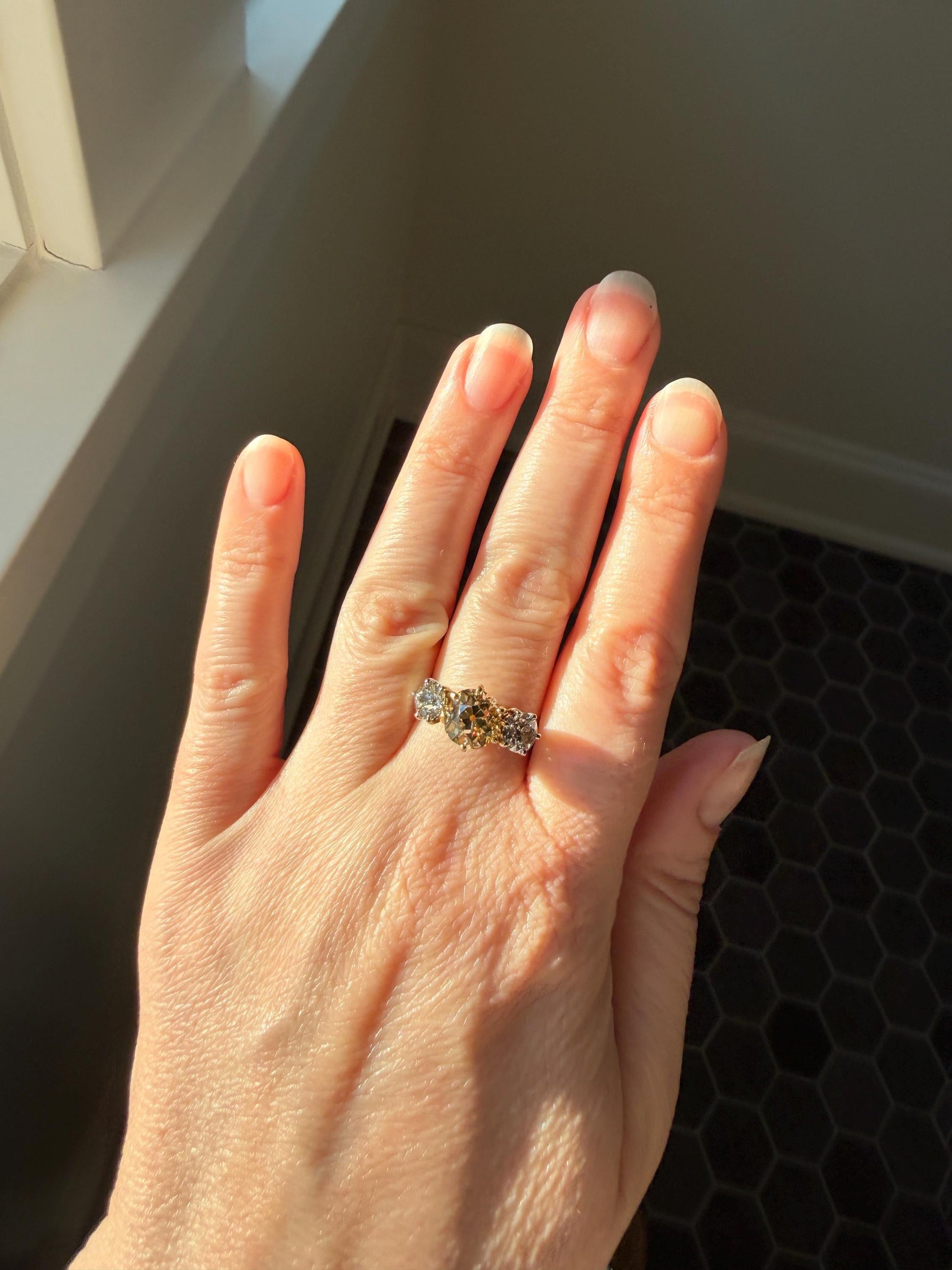 CHAMPAGNE Fancy Light BROWN Cognac Three Stone 3.3 Carats Old Mine Cut DIAMOND Ring 18k Yellow White Gold Vintage Art Deco Tall Stacker Band