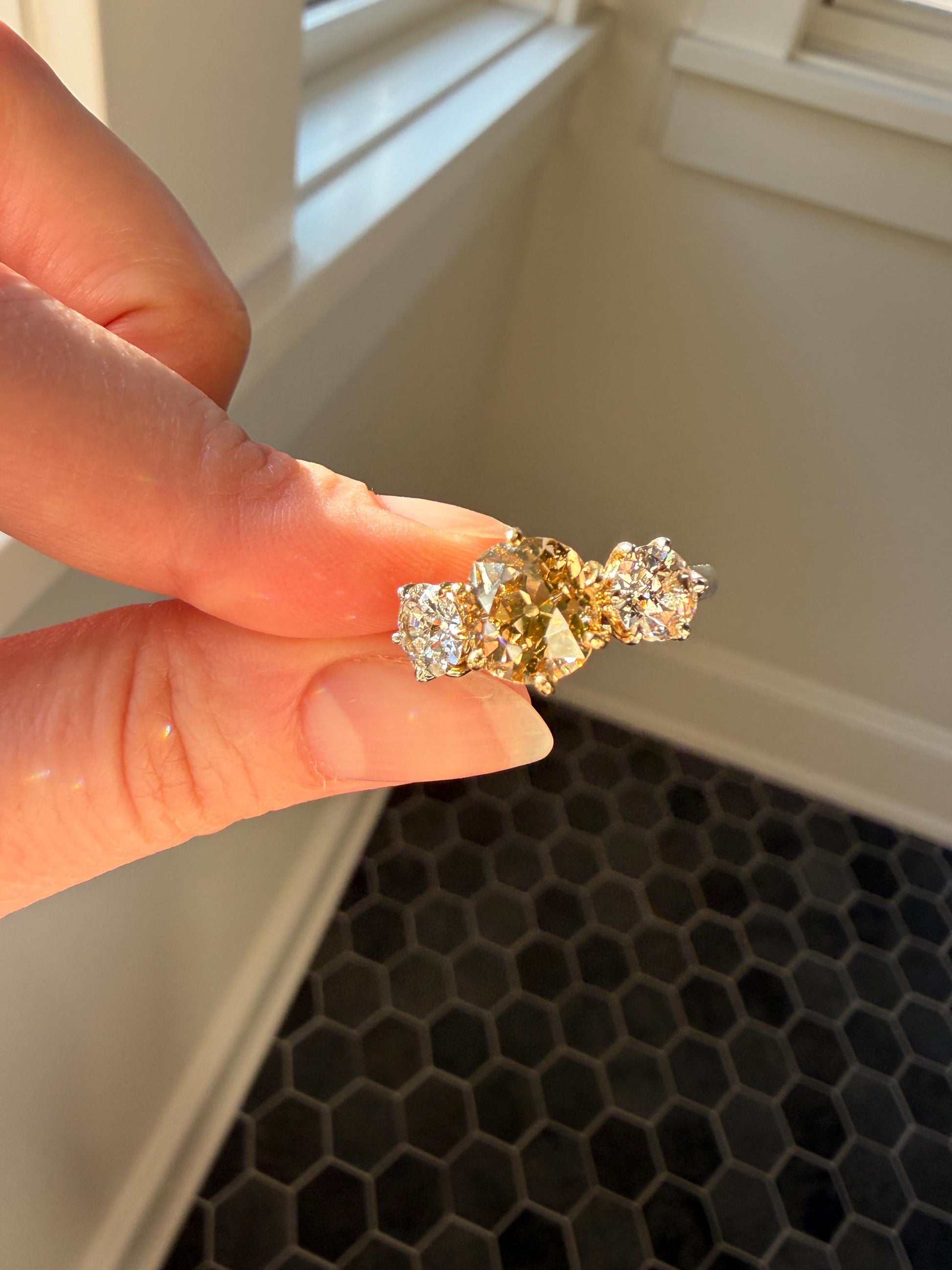 CHAMPAGNE Fancy Light BROWN Cognac Three Stone 3.3 Carats Old Mine Cut DIAMOND Ring 18k Yellow White Gold Vintage Art Deco Tall Stacker Band