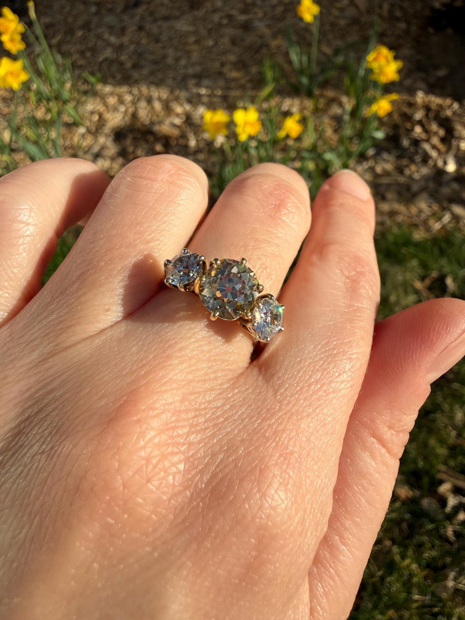 CHAMPAGNE Fancy Light BROWN Cognac Three Stone 3.3 Carats Old Mine Cut DIAMOND Ring 18k Yellow White Gold Vintage Art Deco Tall Stacker Band